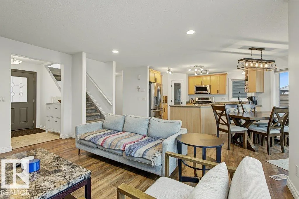 75 LAMPLIGHT Drive