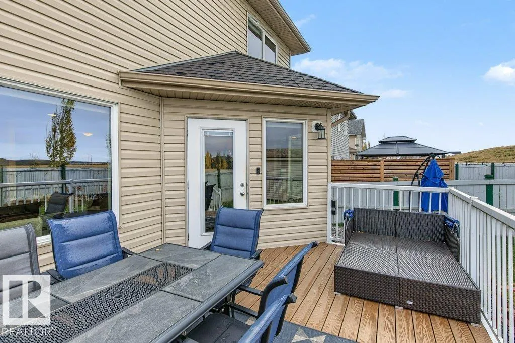 75 LAMPLIGHT Drive