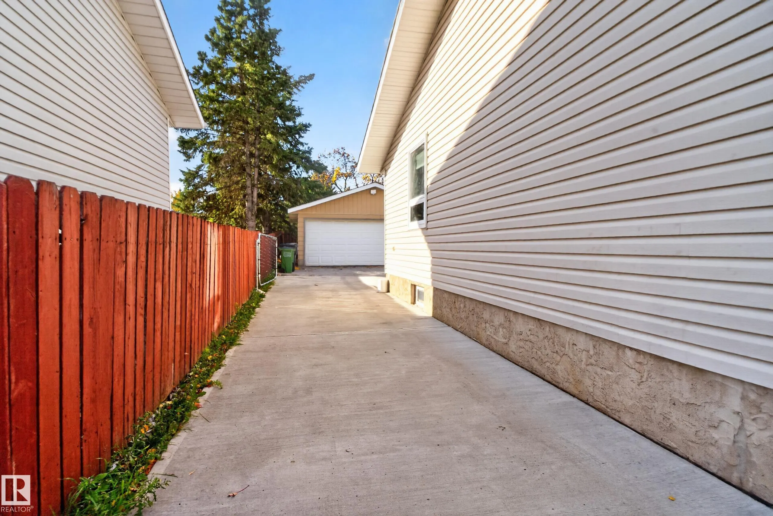 67 HENRY Avenue