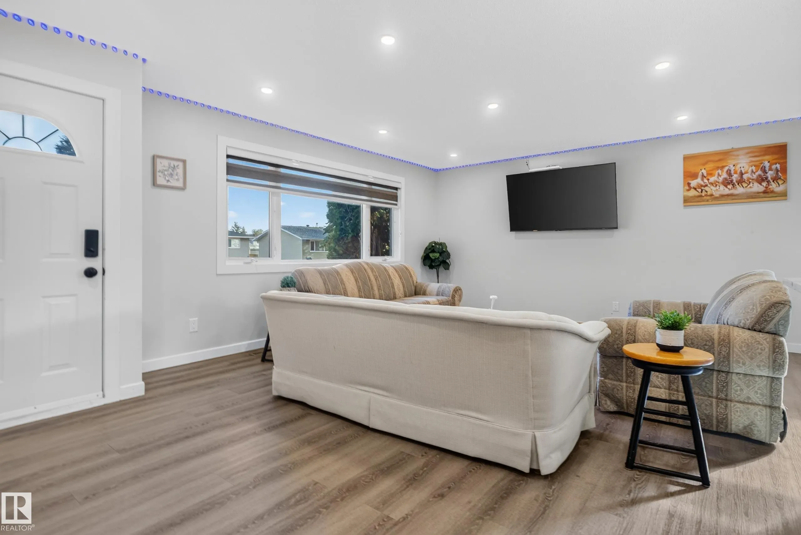 67 HENRY Avenue