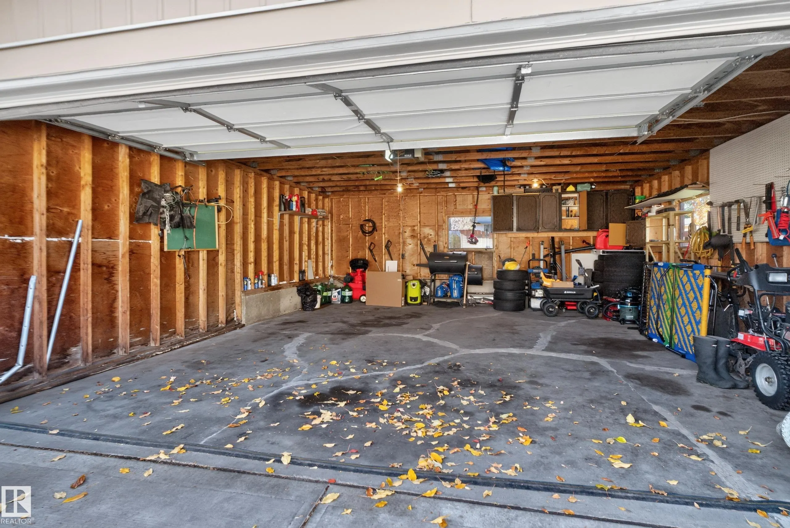 67 HENRY Avenue