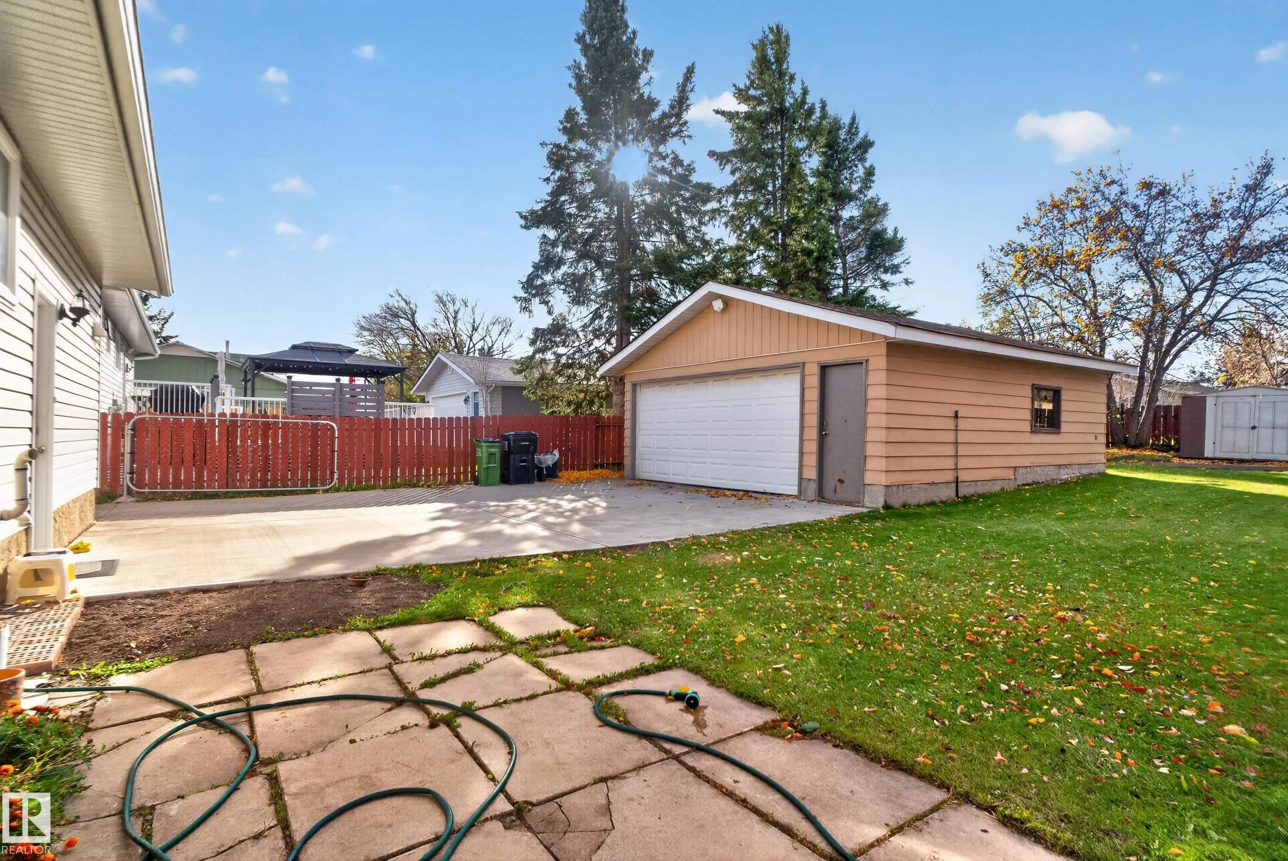 67 HENRY Avenue