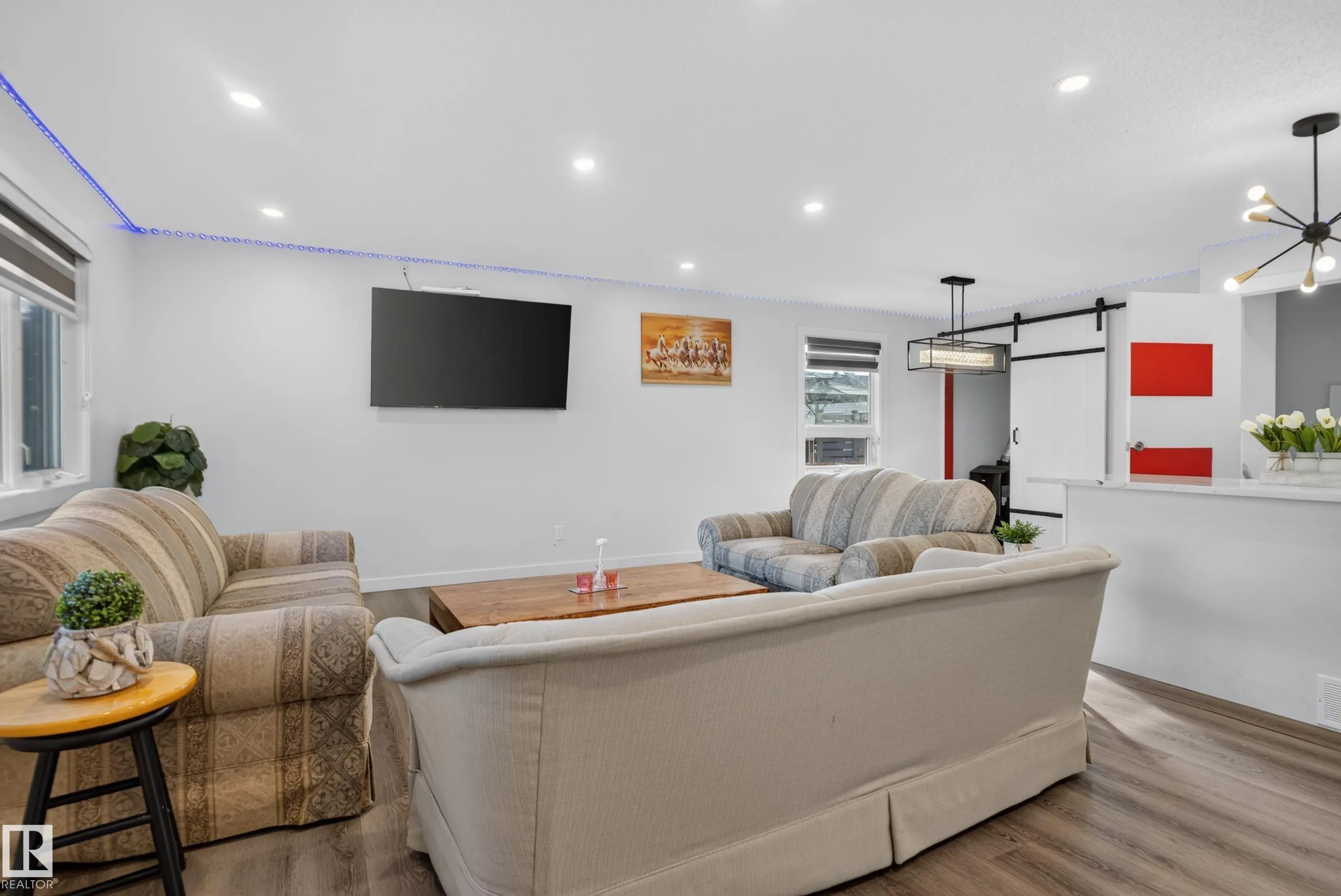 67 HENRY Avenue