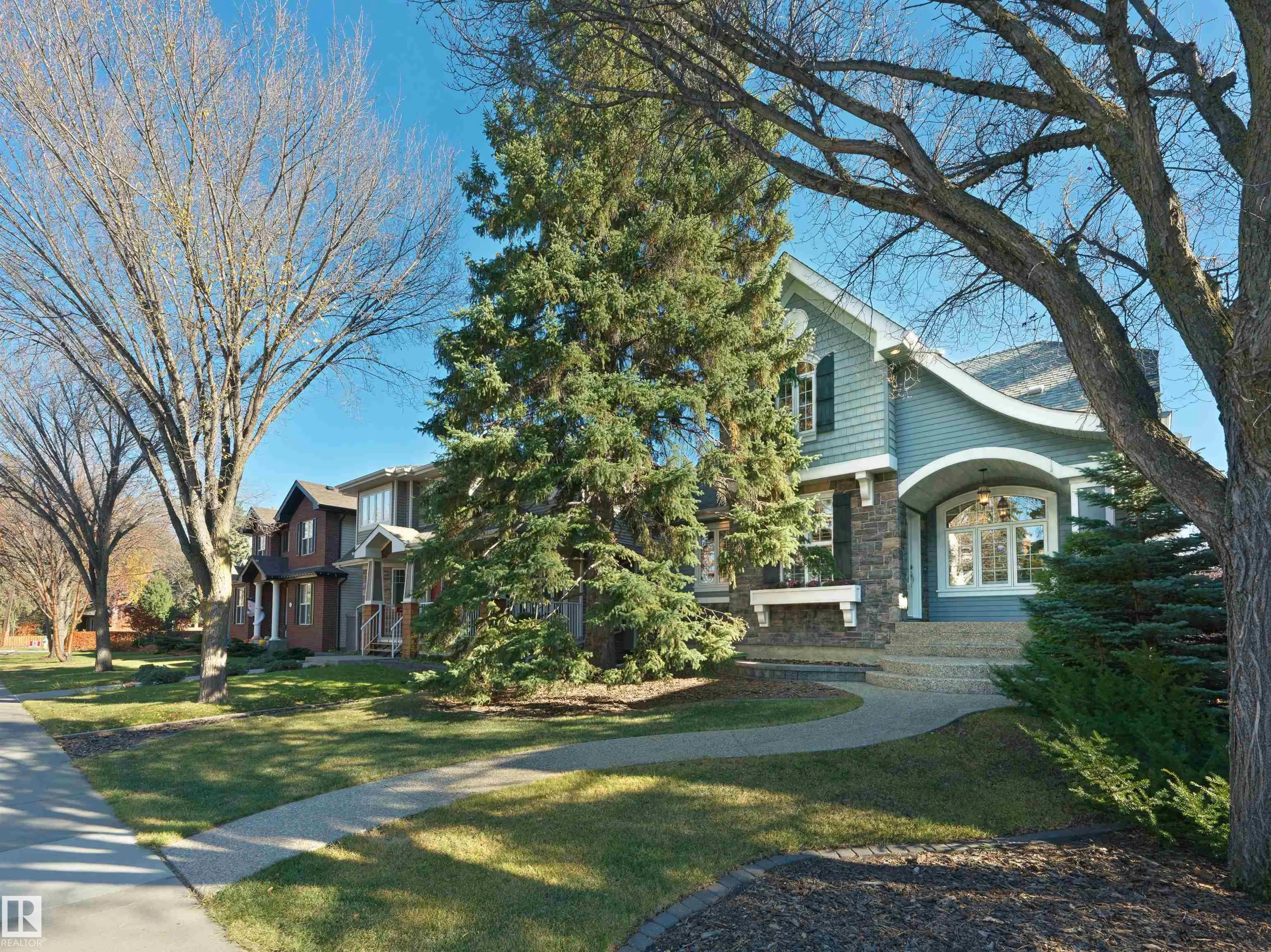 7117 119 Street