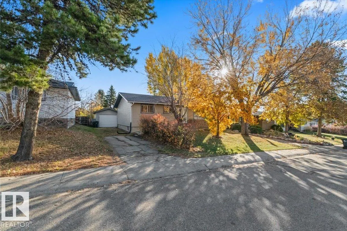 42 GLENGARRY Crescent