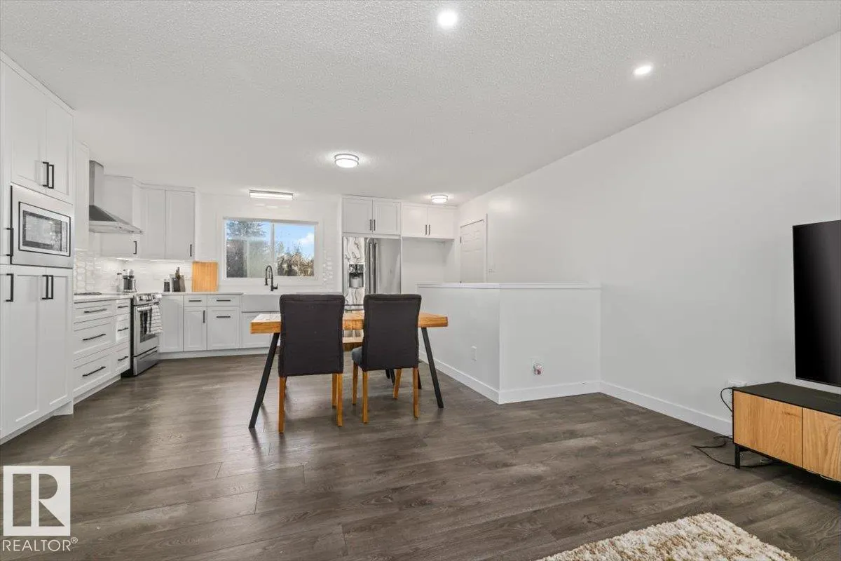 42 GLENGARRY Crescent
