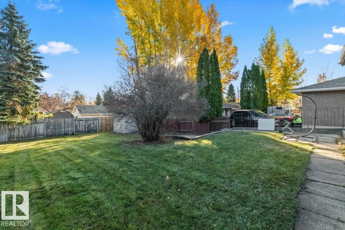 42 GLENGARRY Crescent