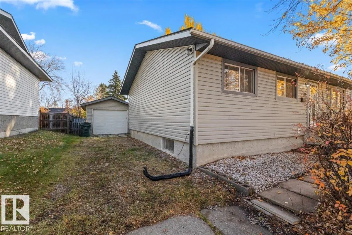 42 GLENGARRY Crescent