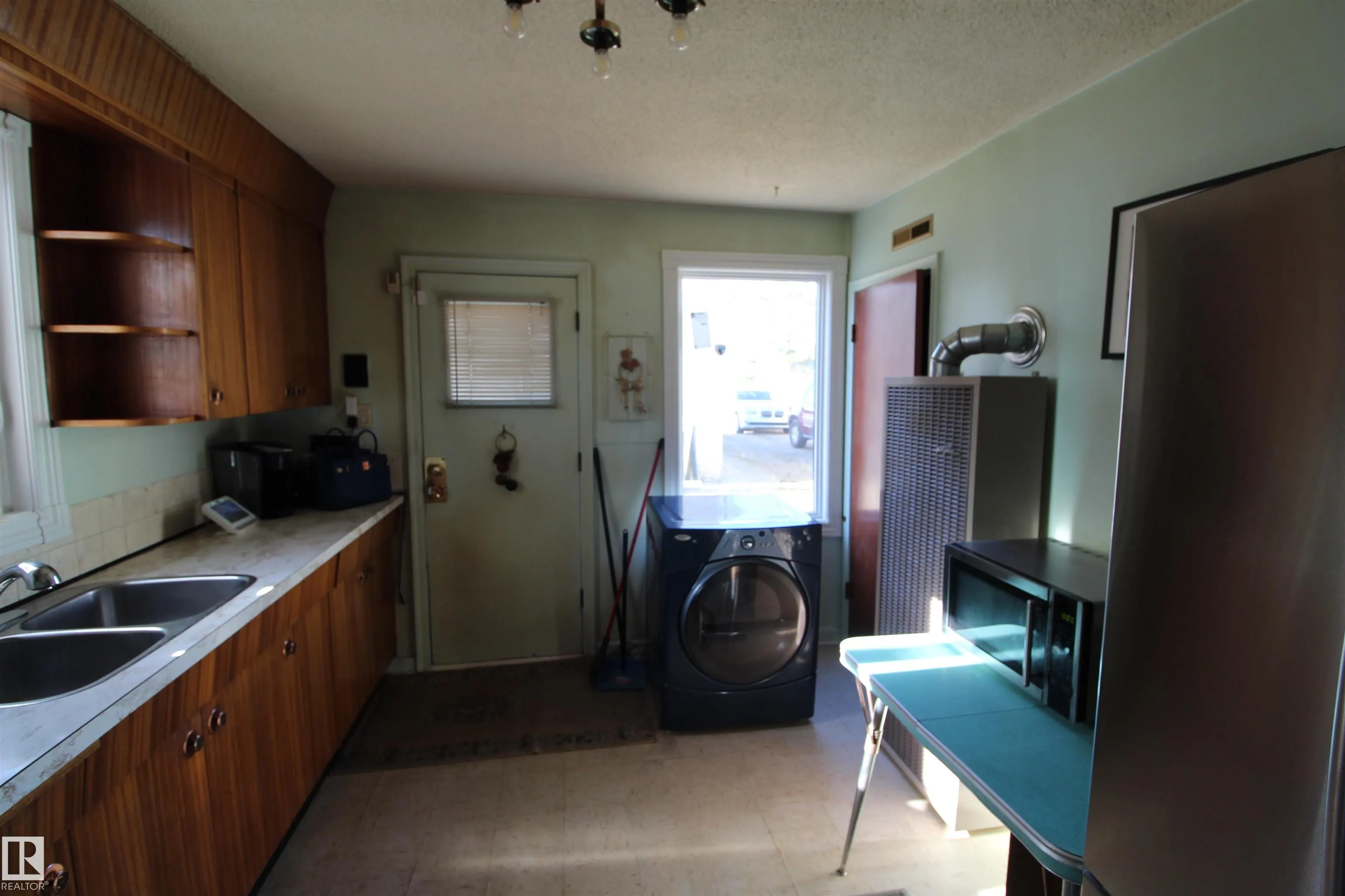 12032 69 Street