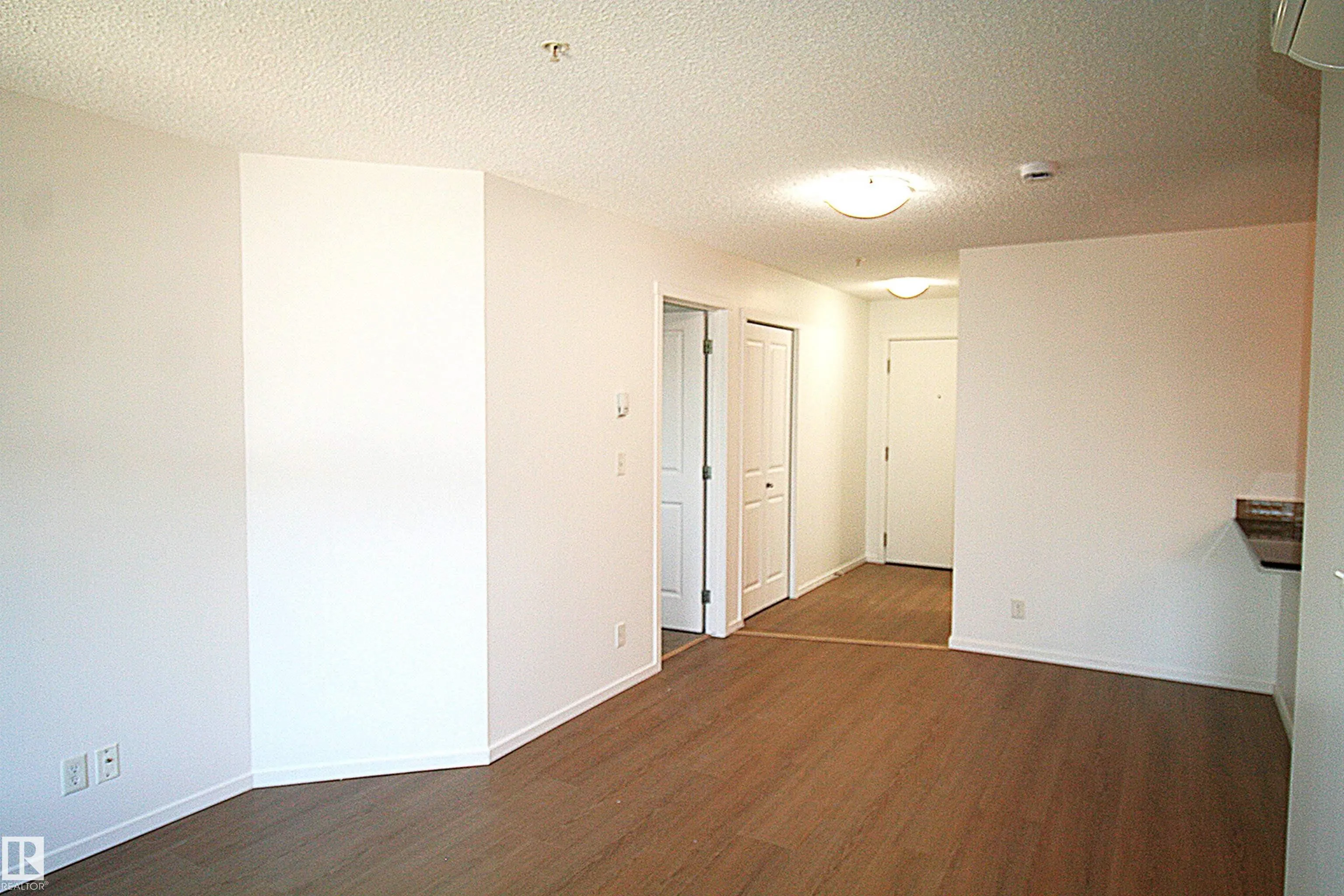 5810 MULLEN Place
