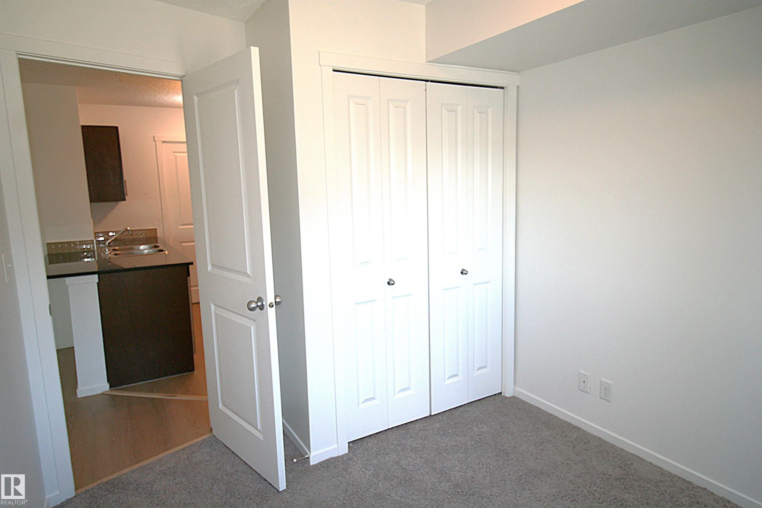 5810 MULLEN Place