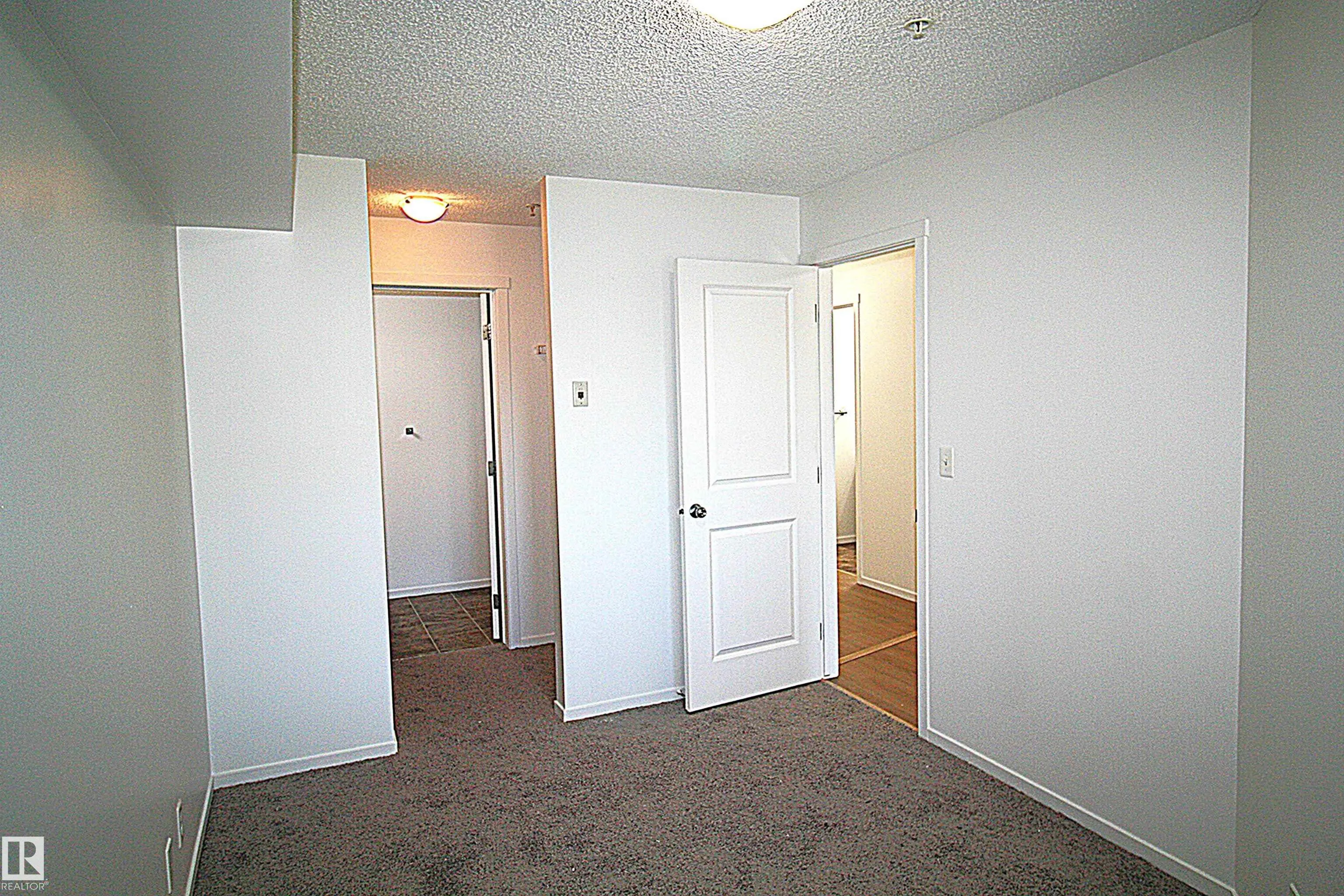 5810 MULLEN Place