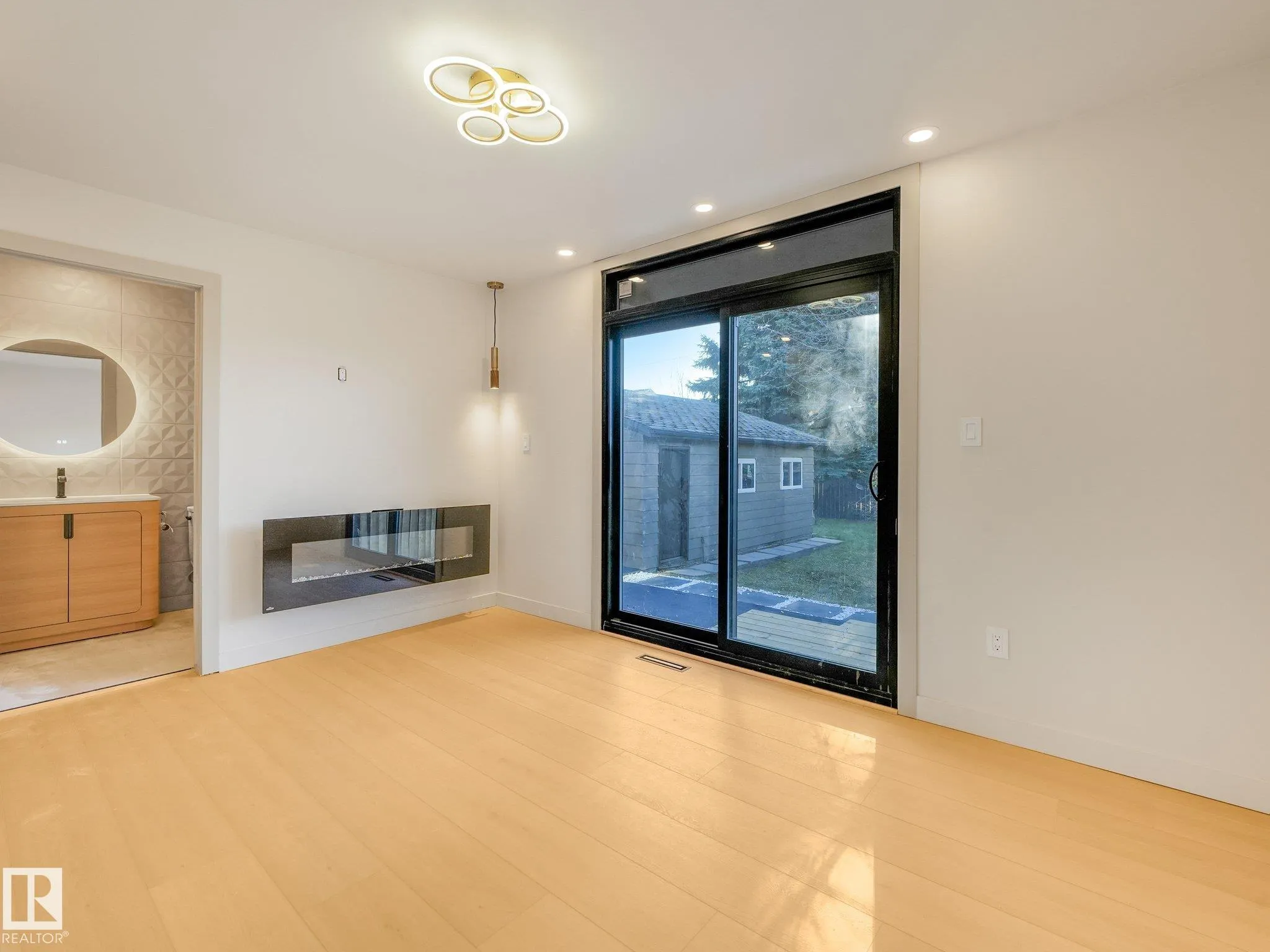1036 MOYER Drive