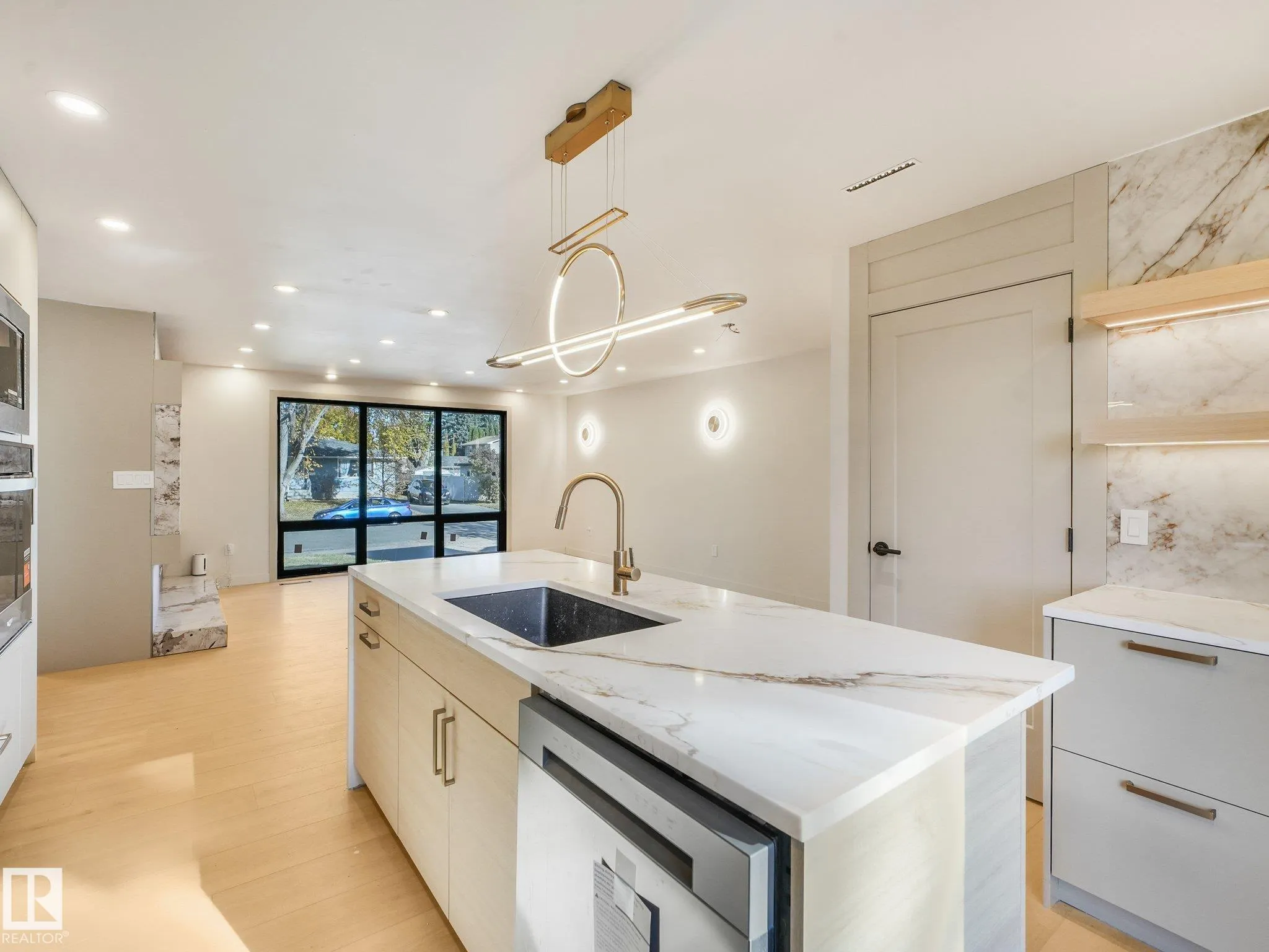 1036 MOYER Drive