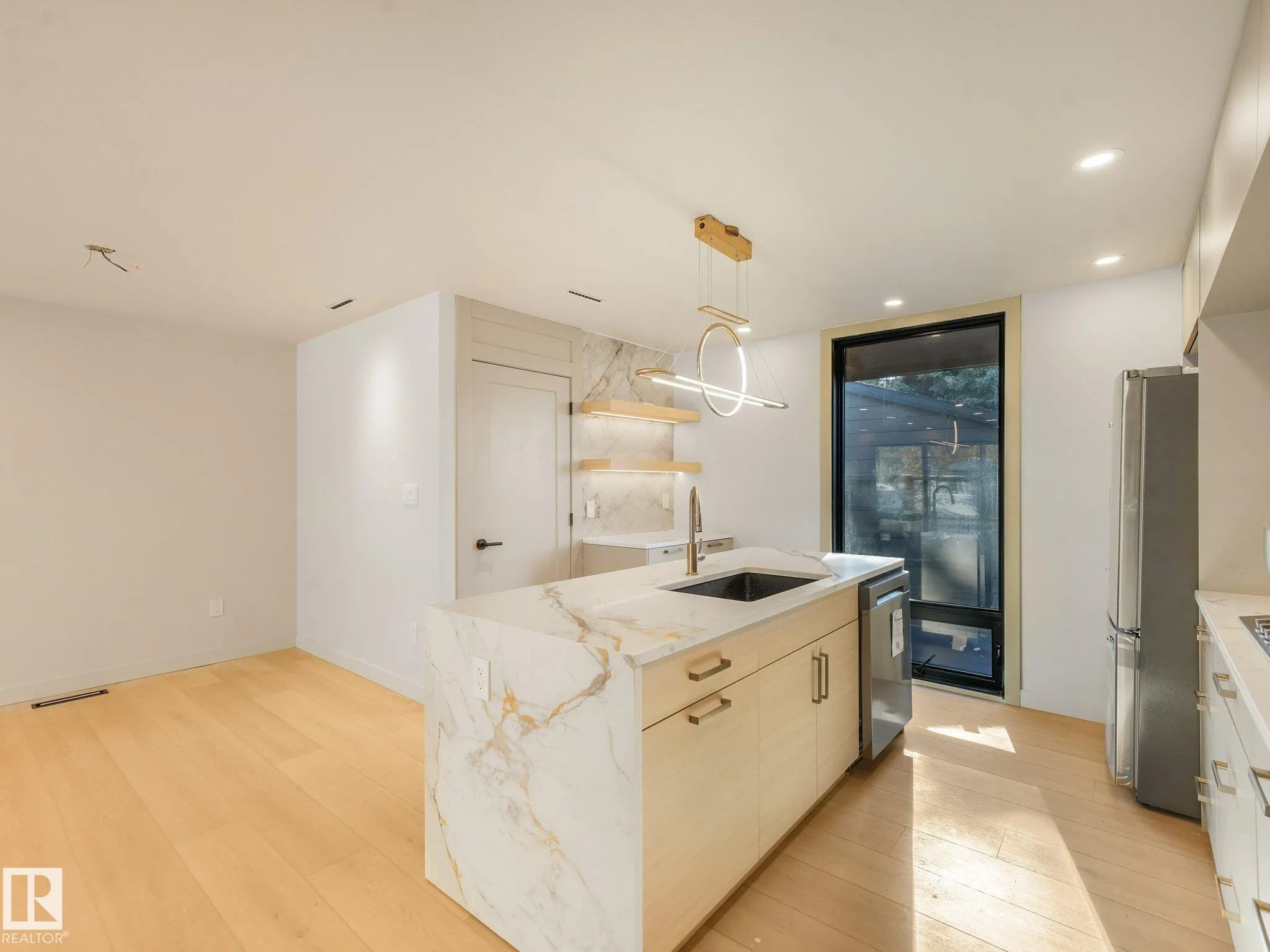 1036 MOYER Drive