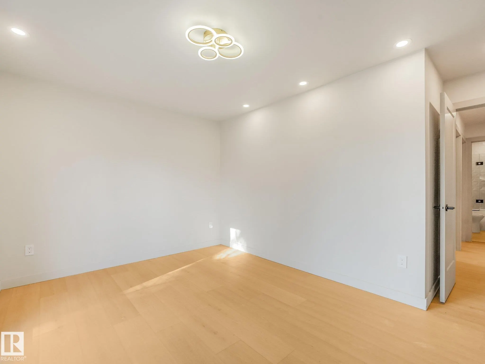 1036 MOYER Drive