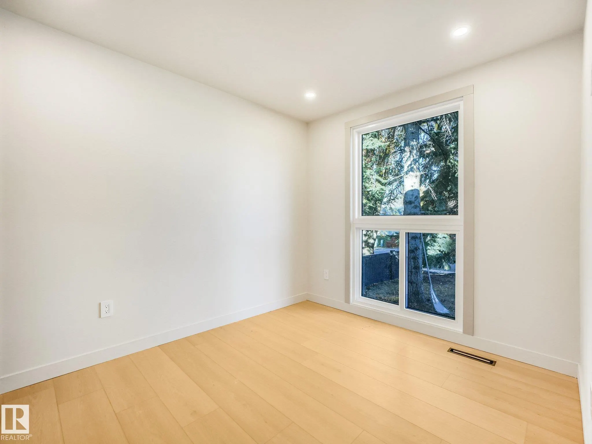 1036 MOYER Drive