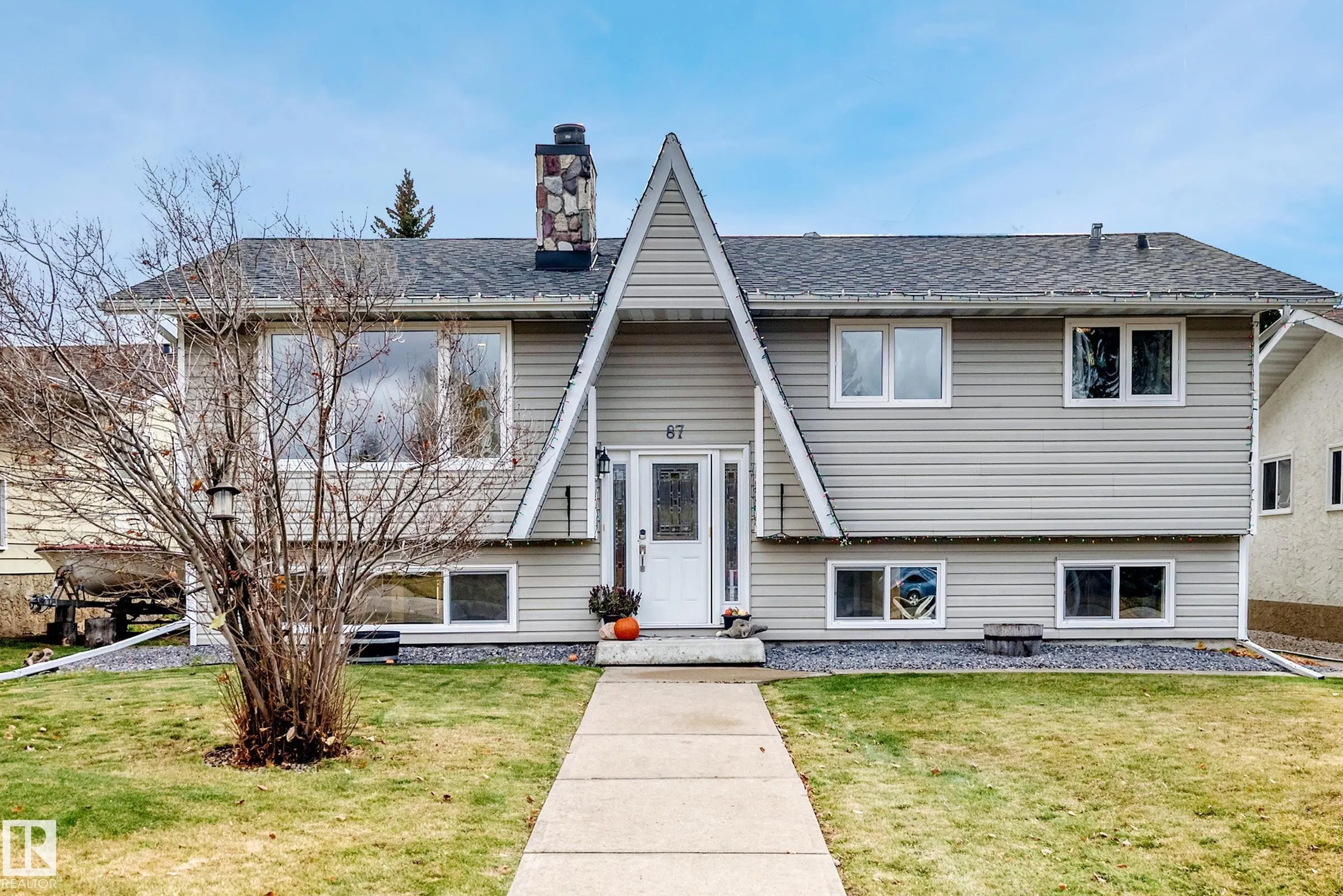 87 WAVERLEY Crescent