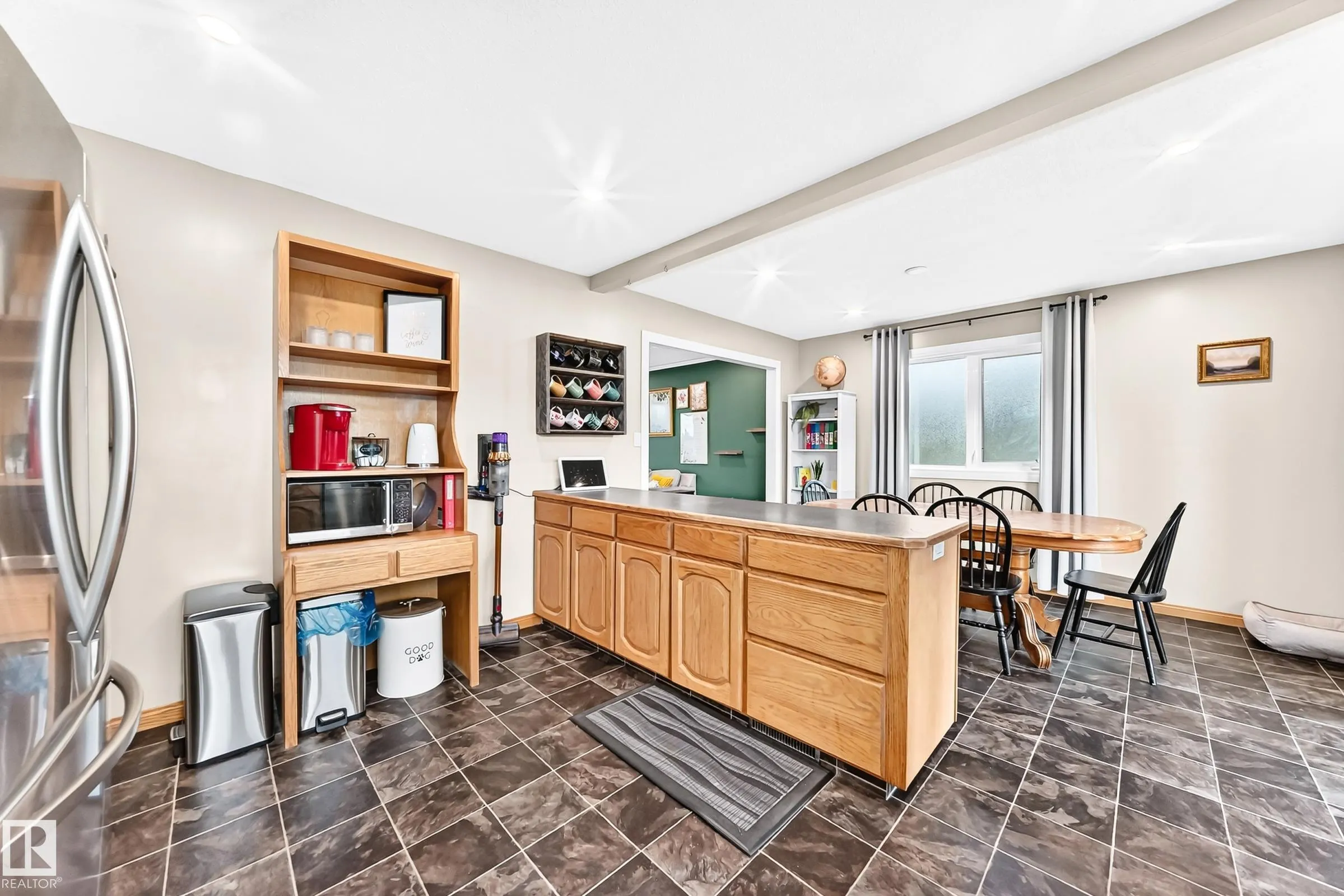 87 WAVERLEY Crescent