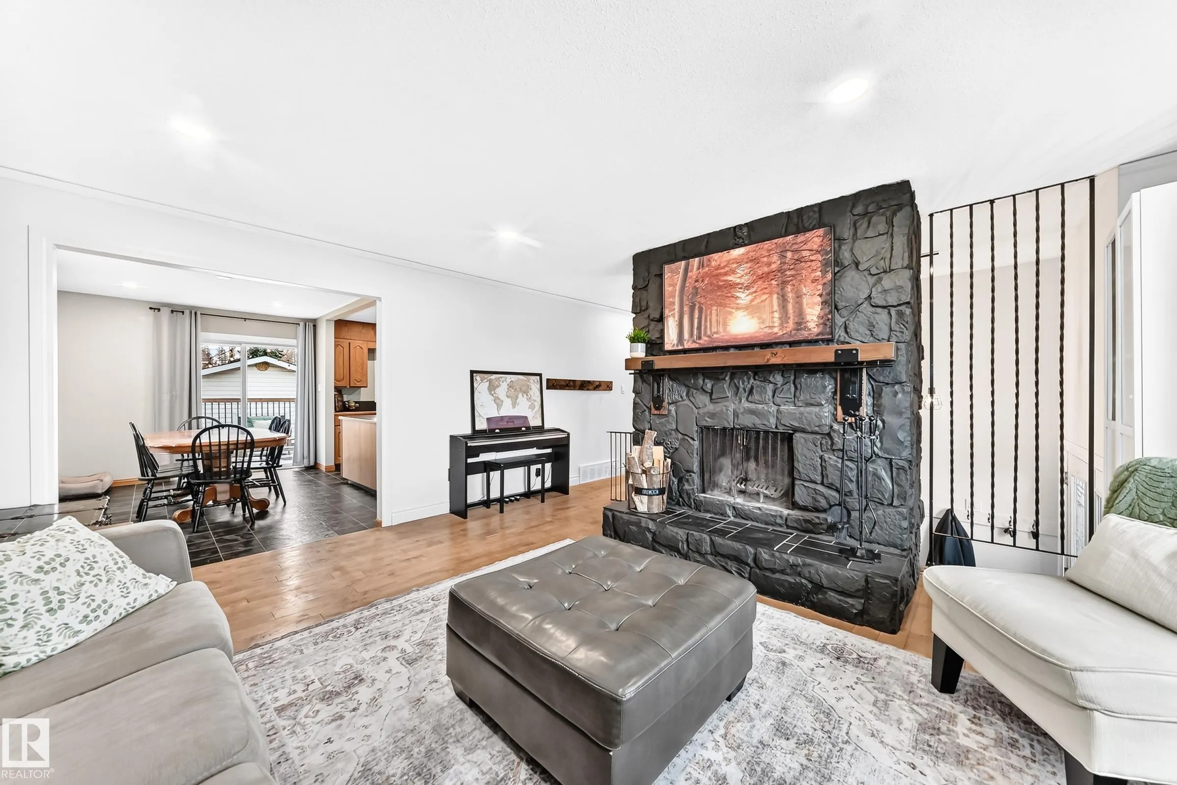 87 WAVERLEY Crescent