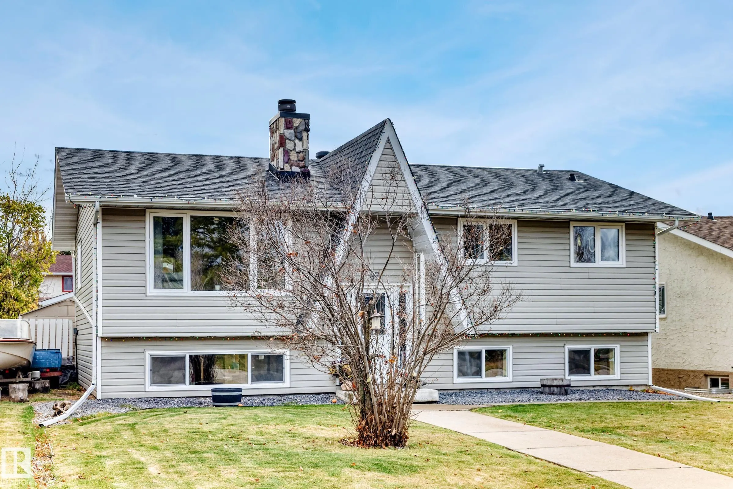 87 WAVERLEY Crescent