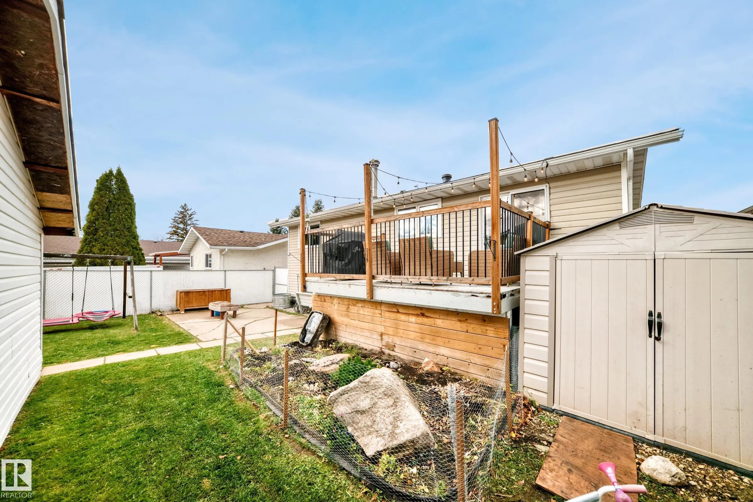 87 WAVERLEY Crescent
