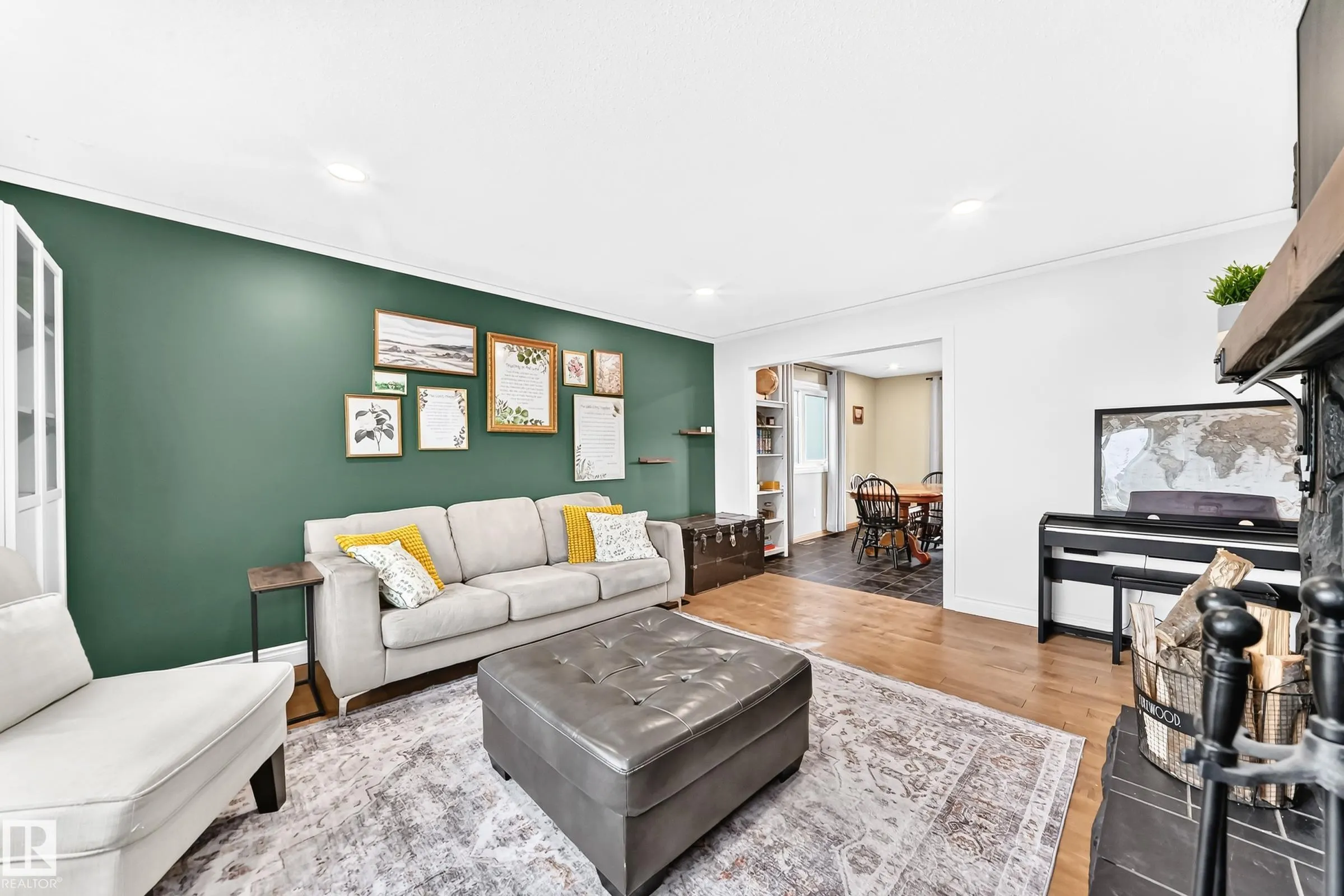 87 WAVERLEY Crescent