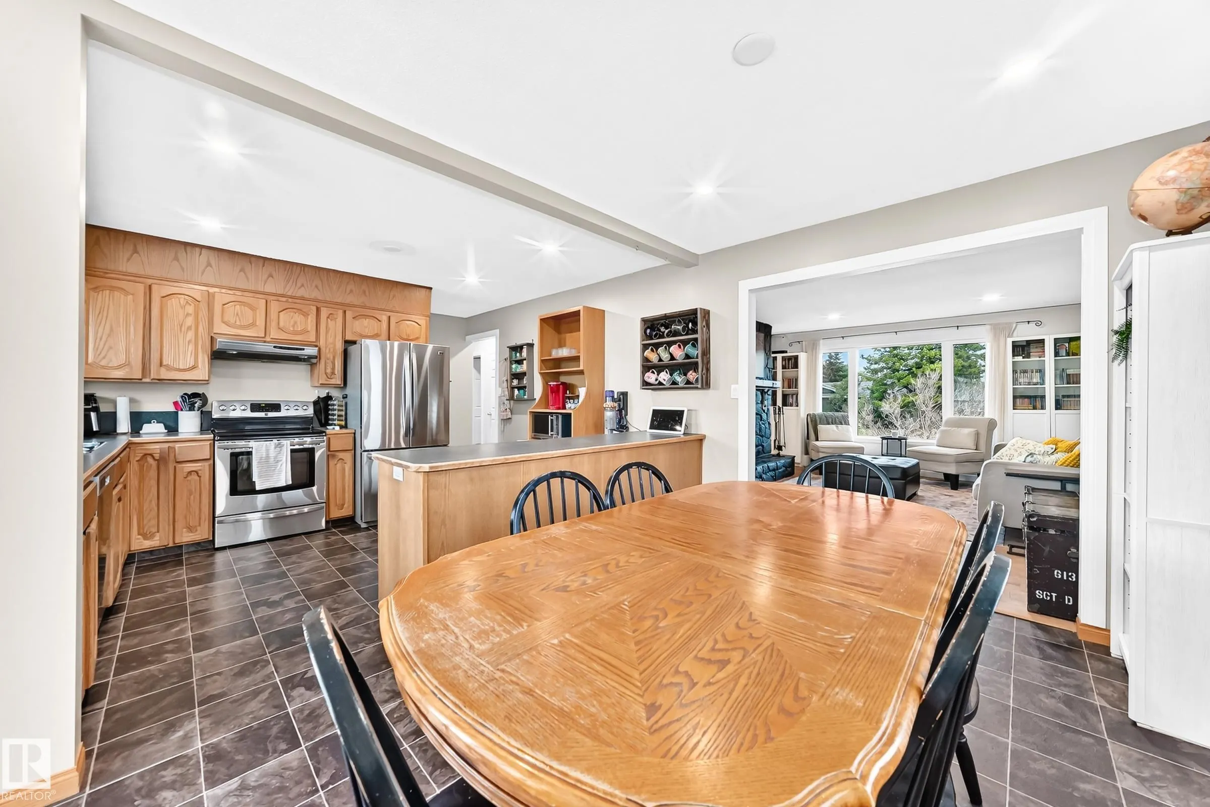 87 WAVERLEY Crescent