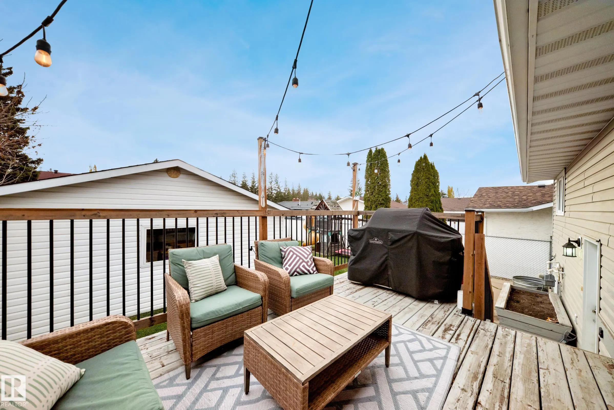 87 WAVERLEY Crescent