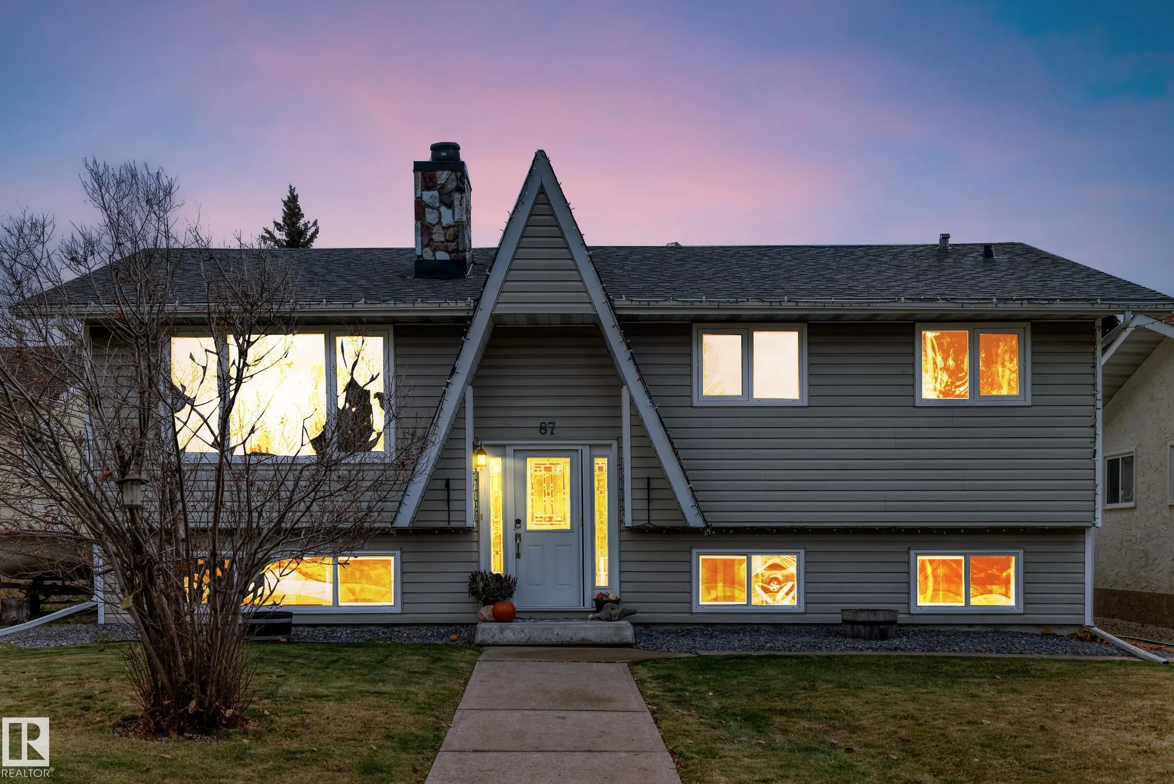 87 WAVERLEY Crescent