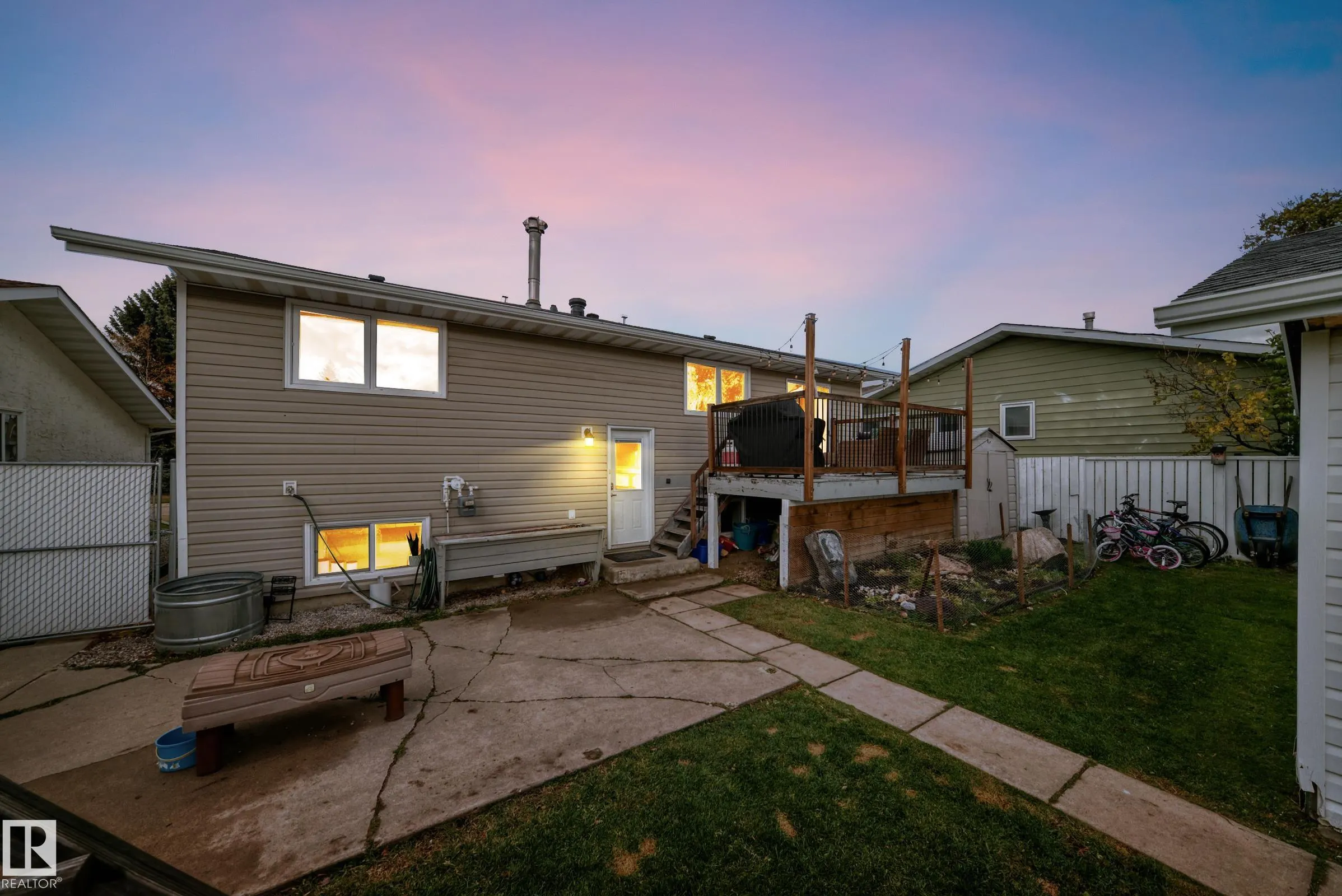 87 WAVERLEY Crescent
