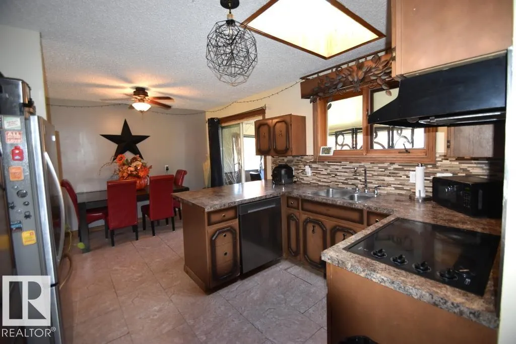 5302 Willow Drive