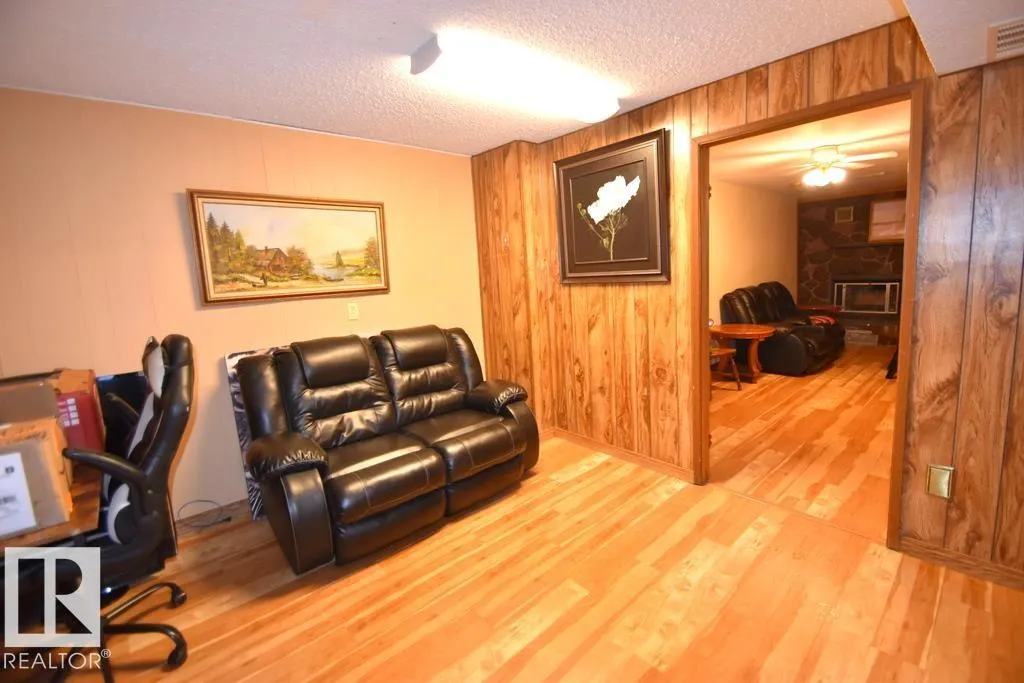 5302 Willow Drive