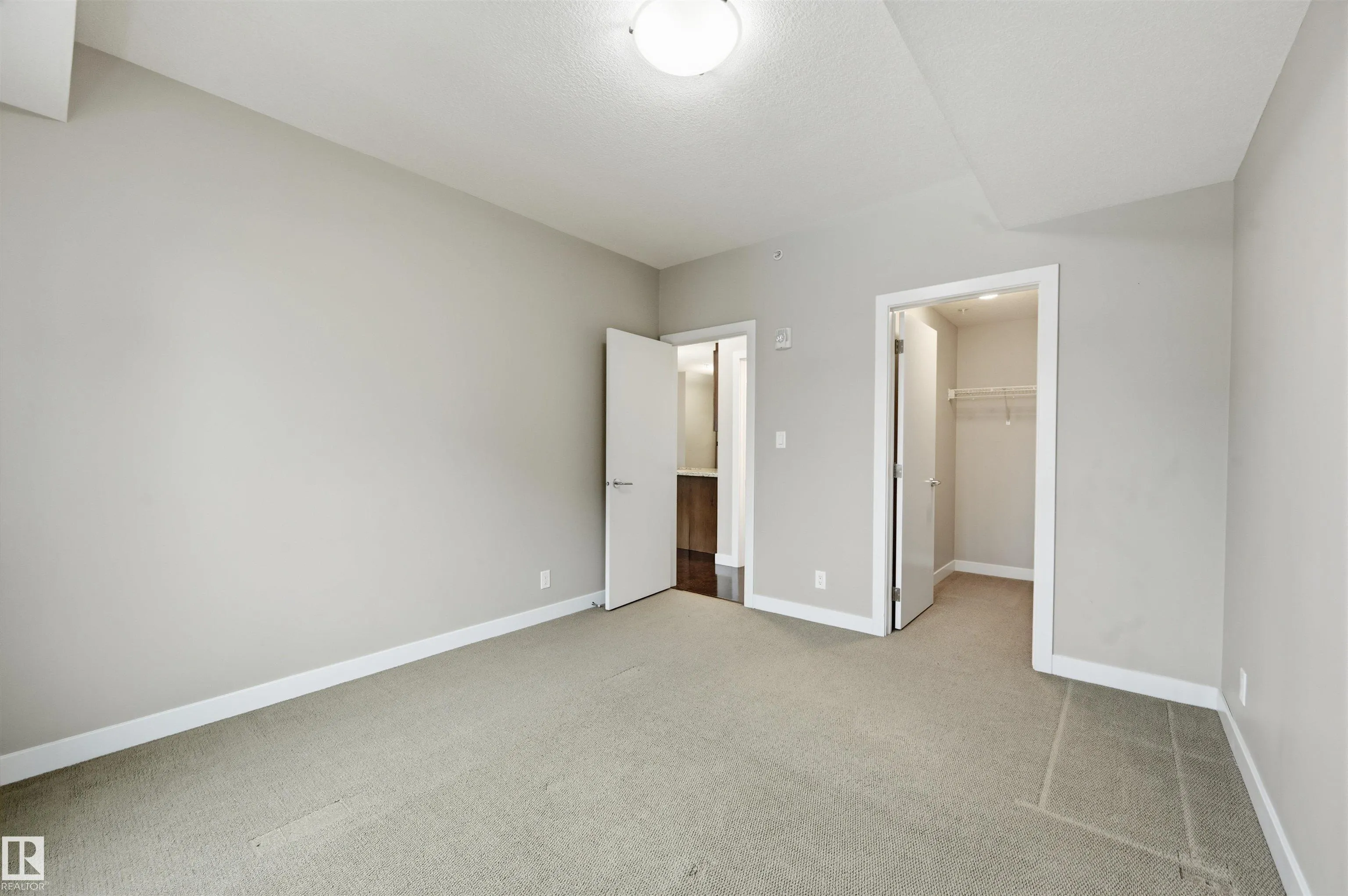 10055 118 Street