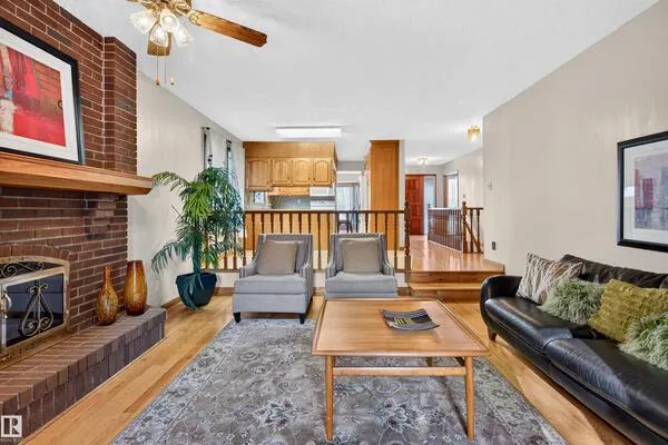 7 LANGHOLM Drive