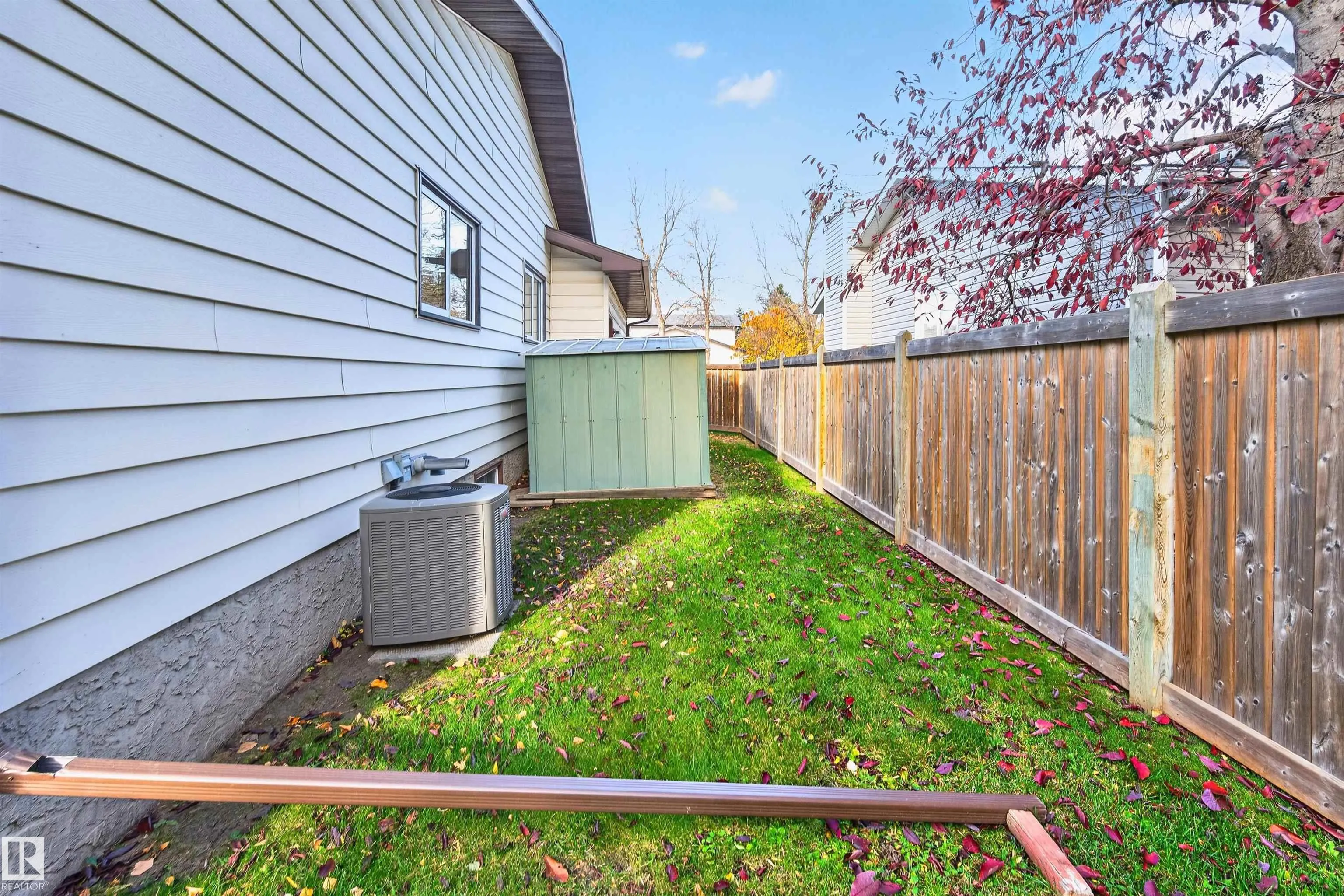 7 LANGHOLM Drive