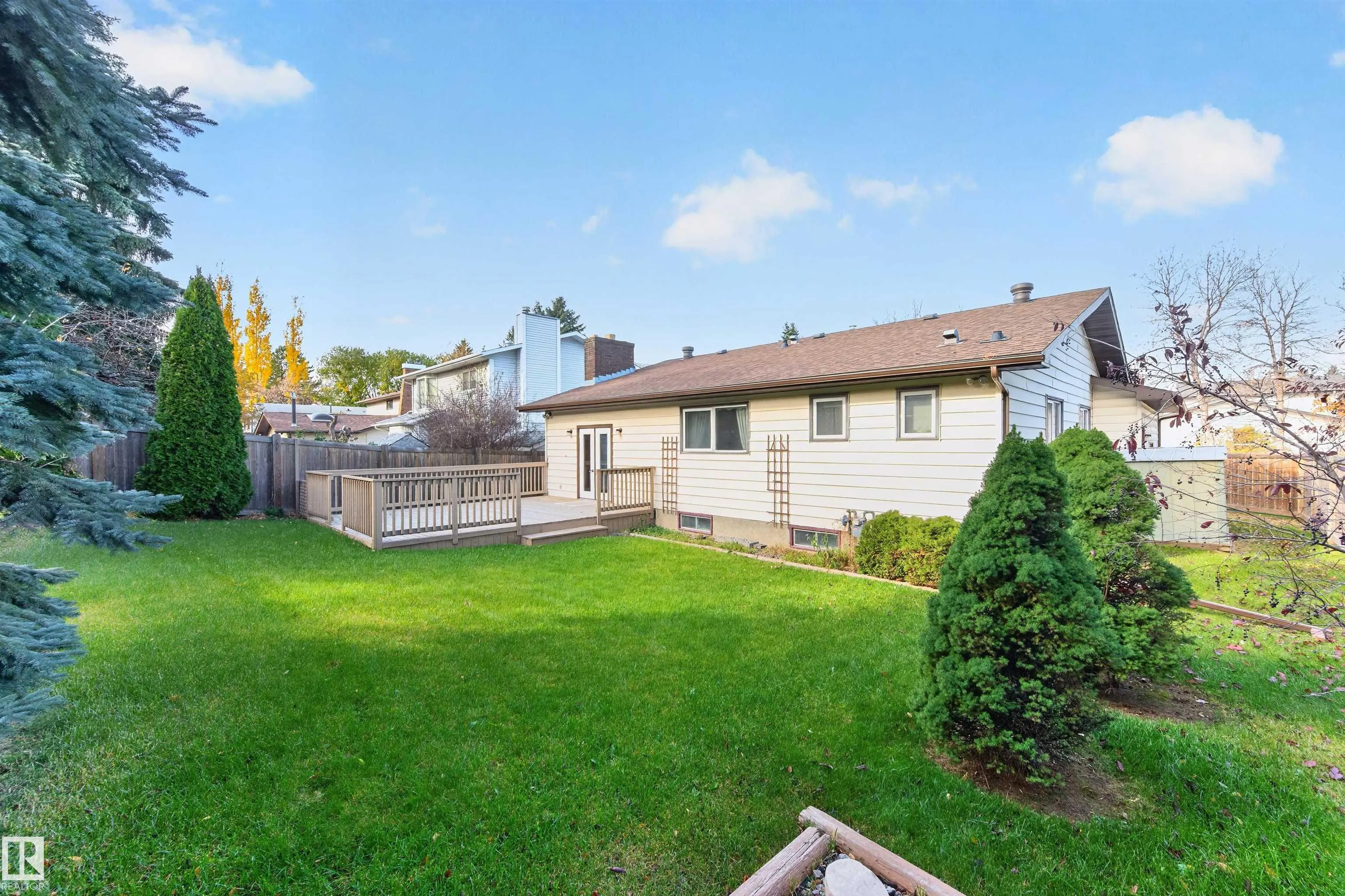 7 LANGHOLM Drive