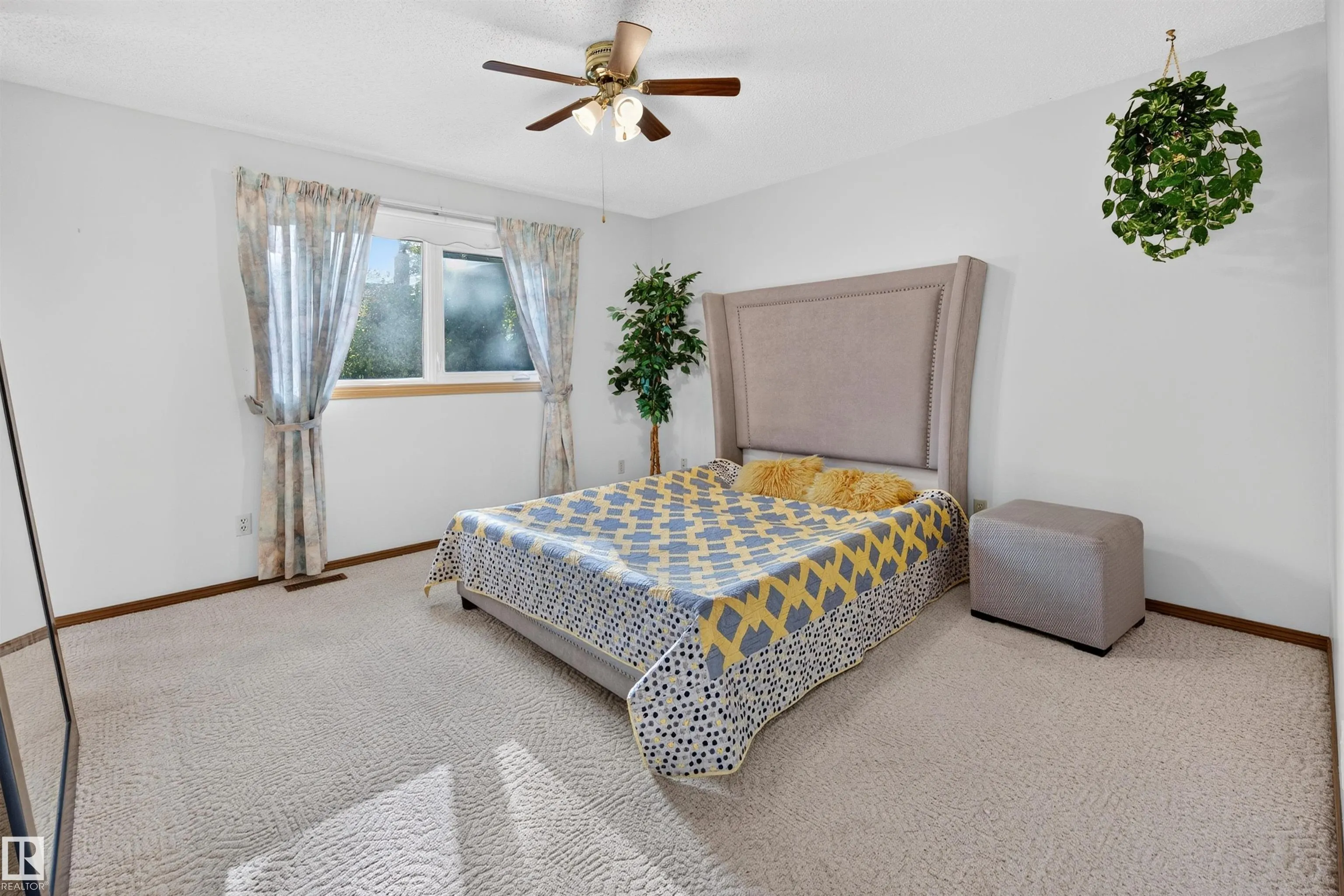 7 LANGHOLM Drive