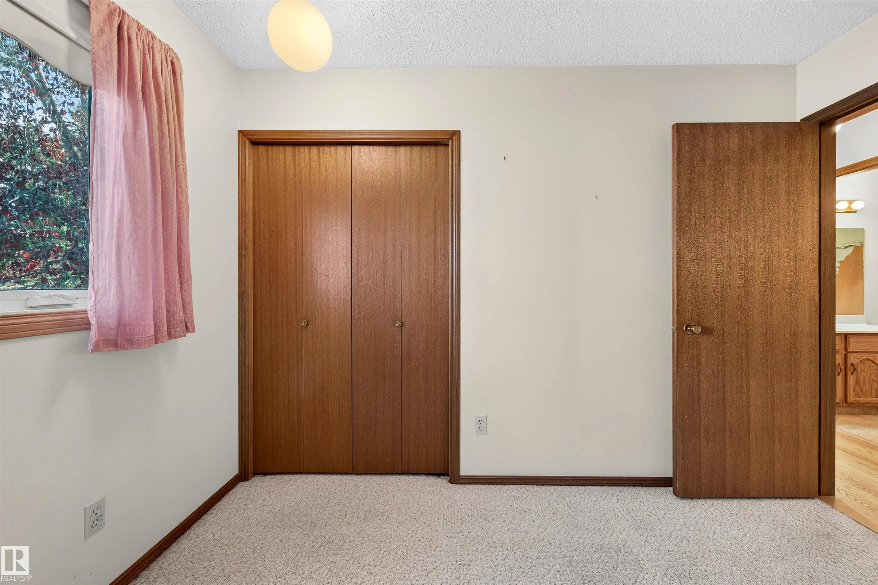 7 LANGHOLM Drive