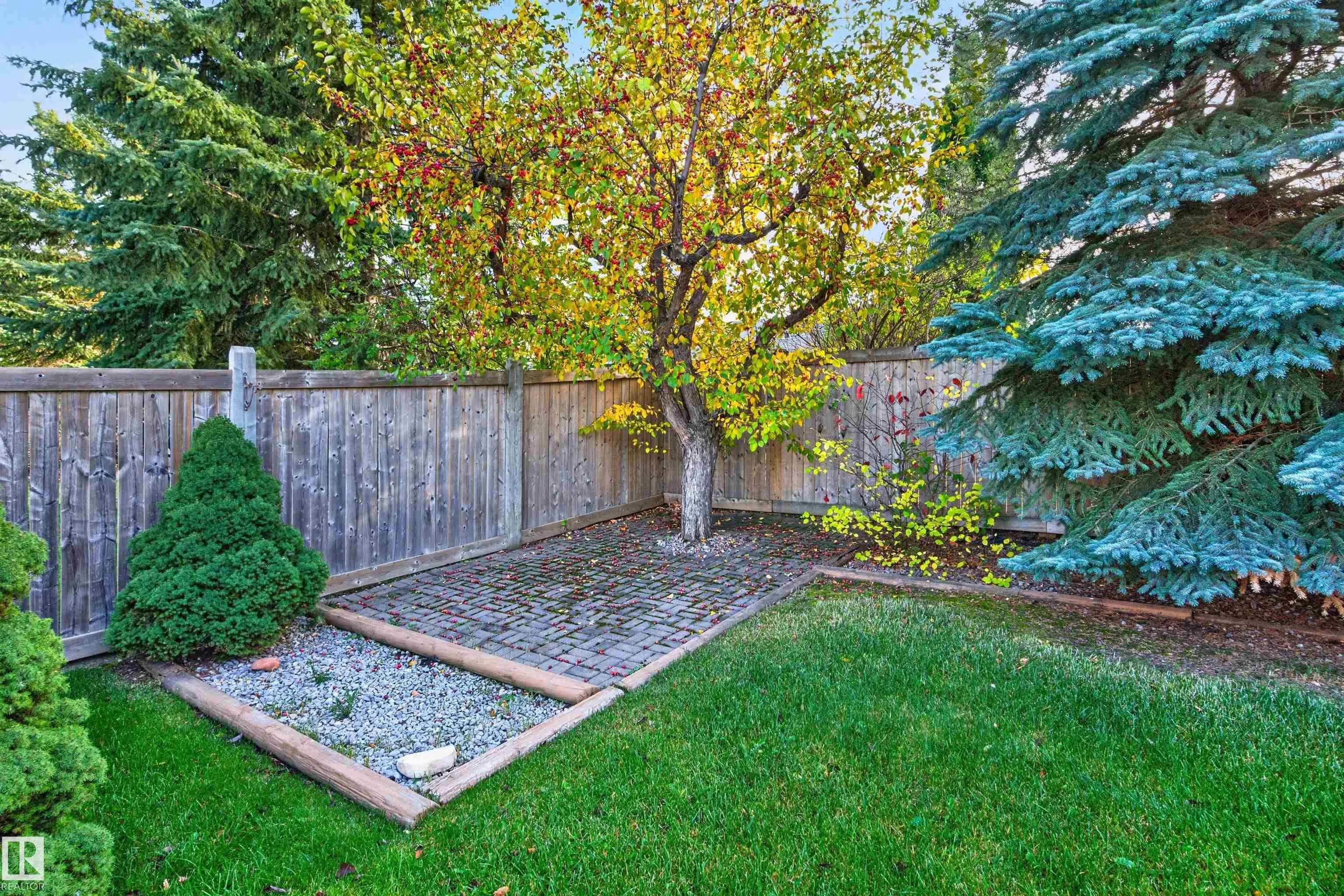 7 LANGHOLM Drive