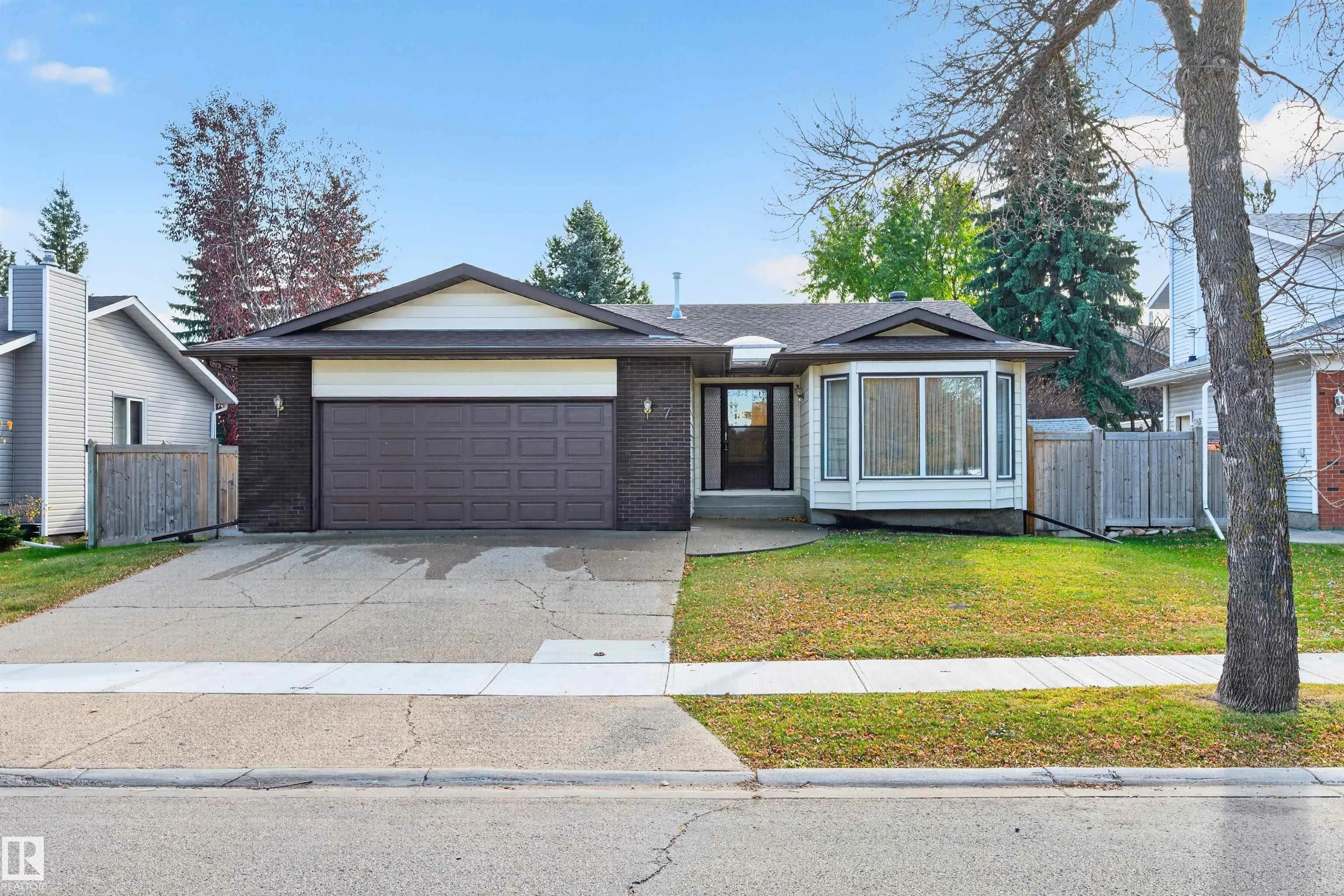 7 LANGHOLM Drive