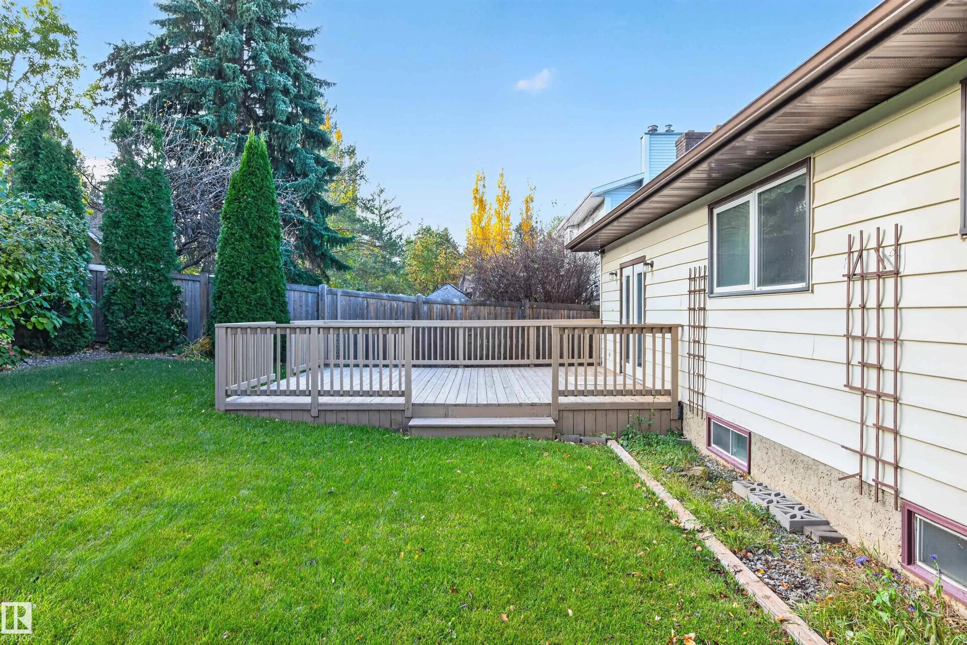 7 LANGHOLM Drive