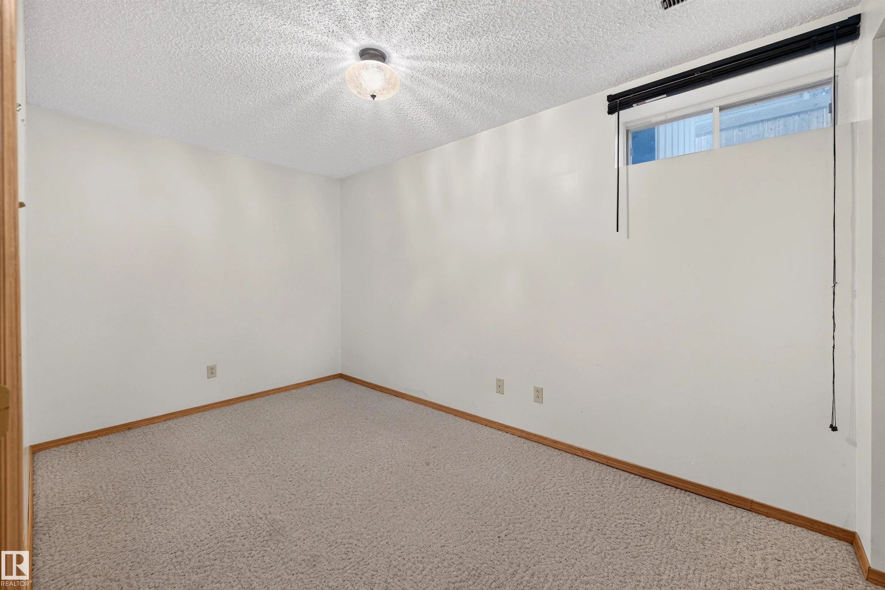 7 LANGHOLM Drive