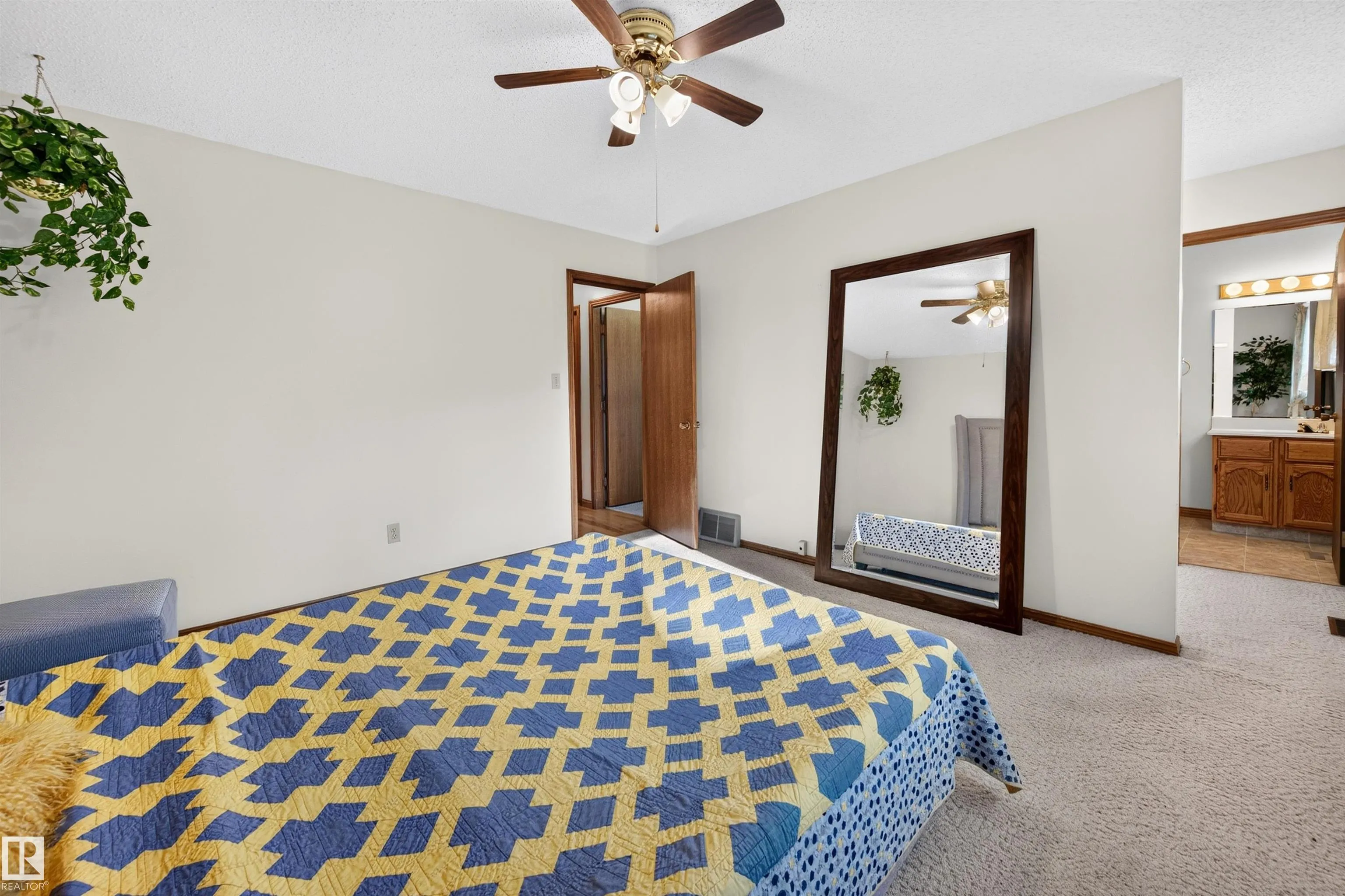 7 LANGHOLM Drive