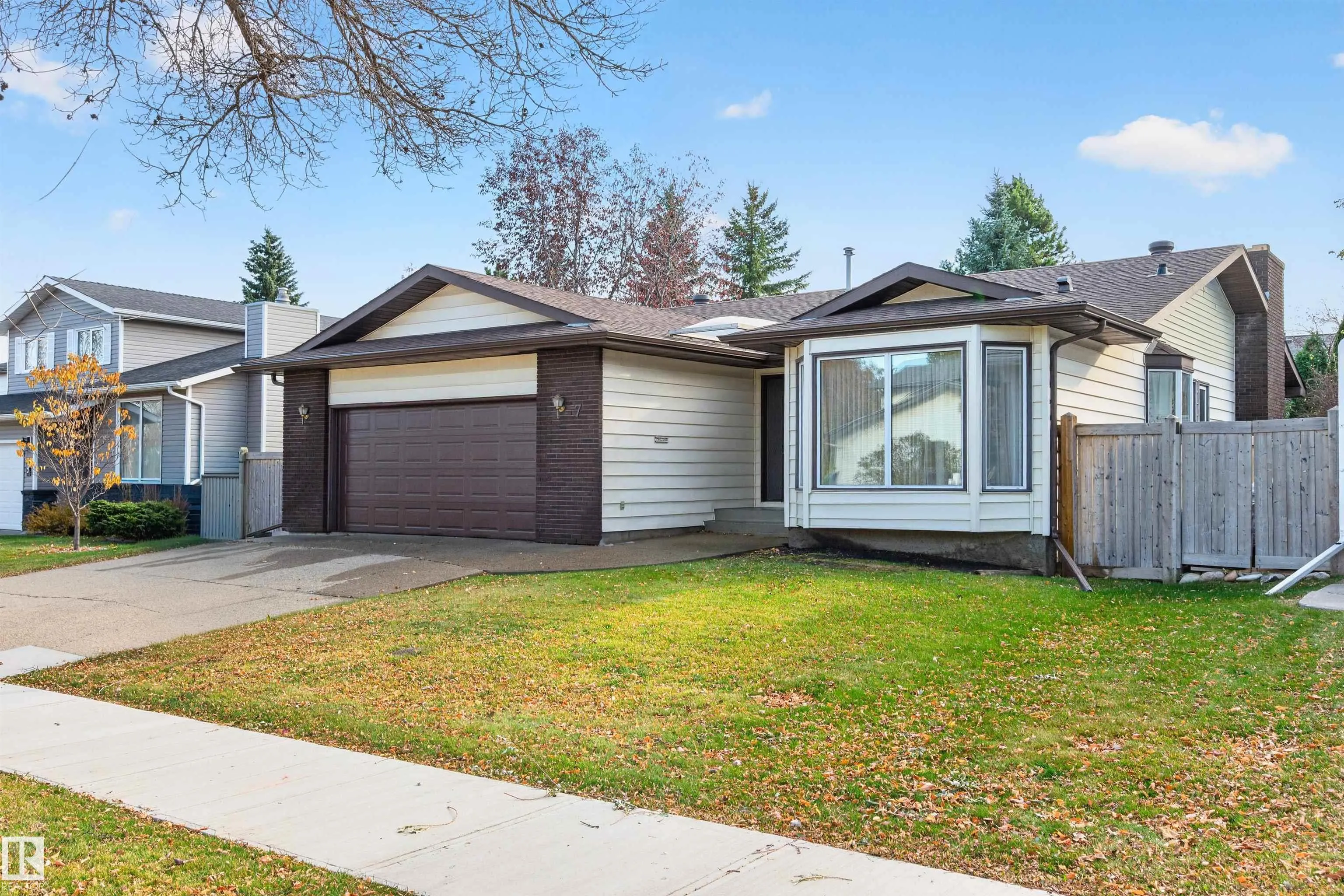 7 LANGHOLM Drive