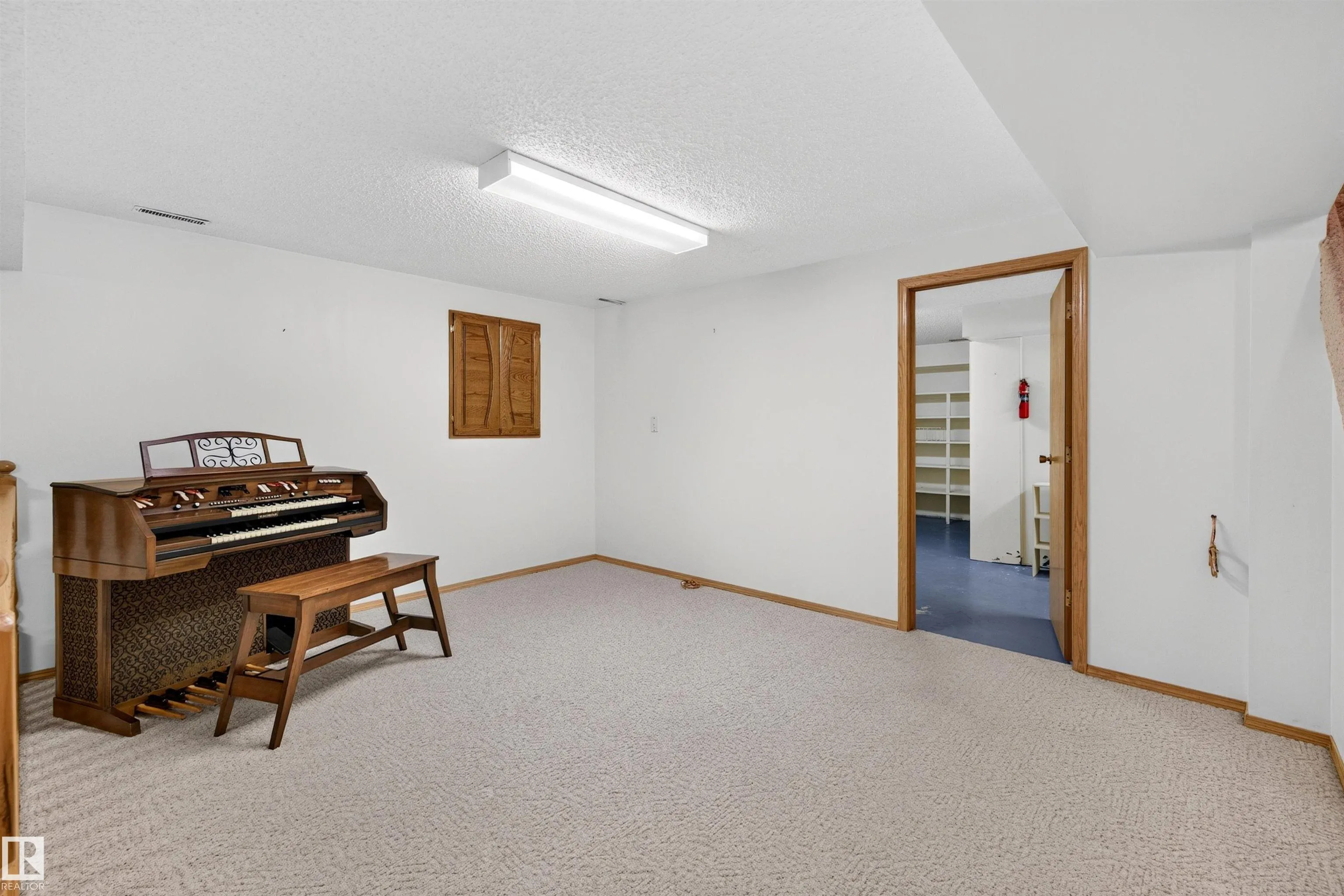 7 LANGHOLM Drive