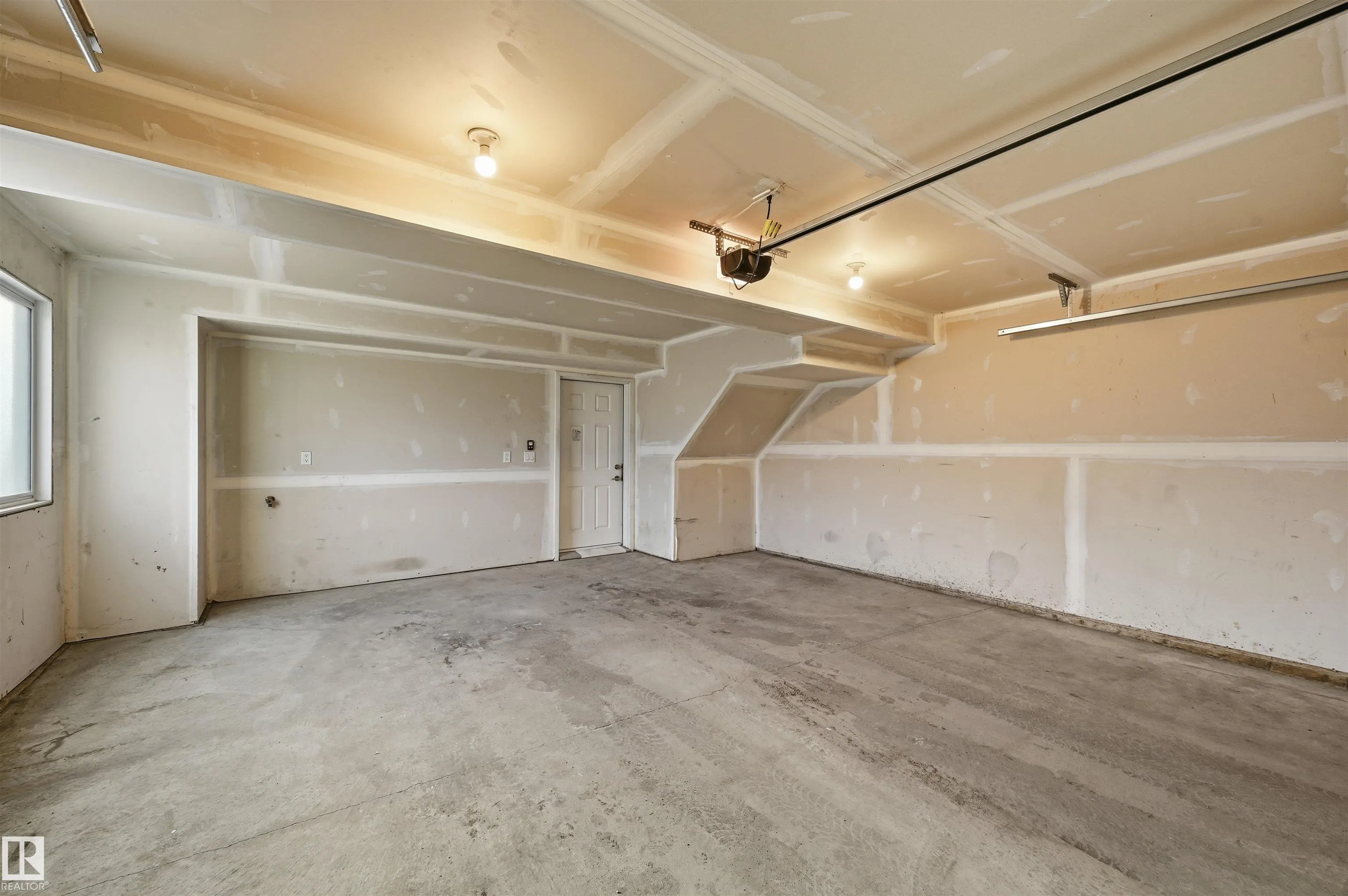 1010 RABBIT HILL Road