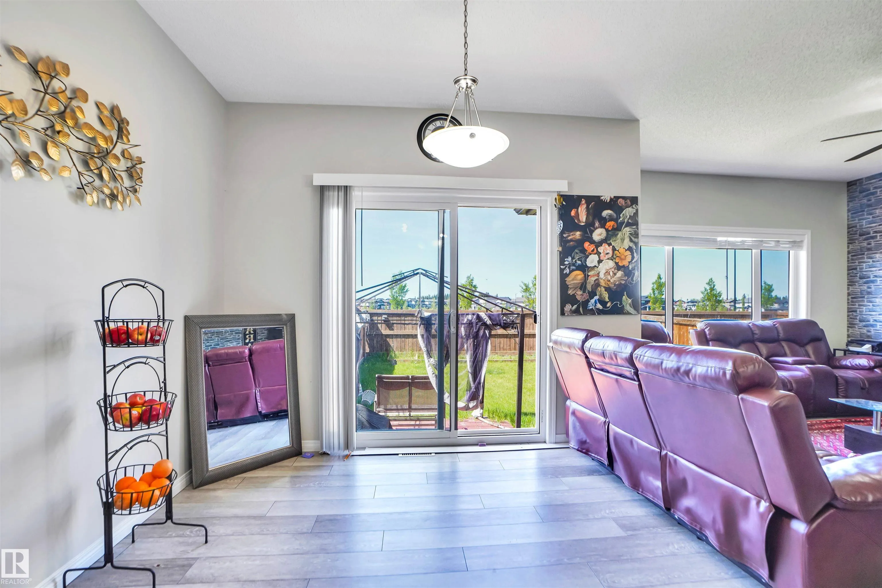 2743 COLLINS Crescent