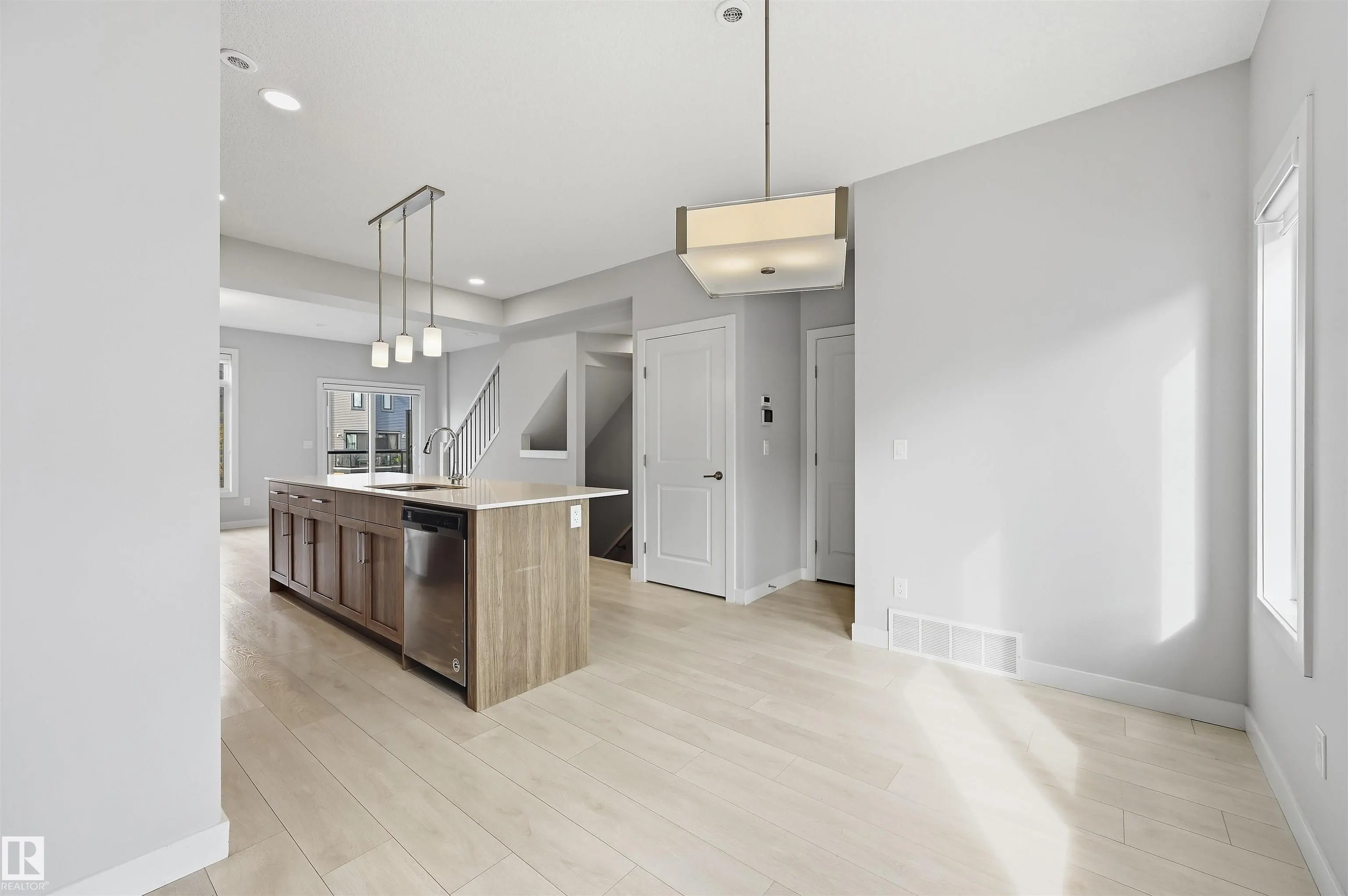 1010 RABBIT HILL Road