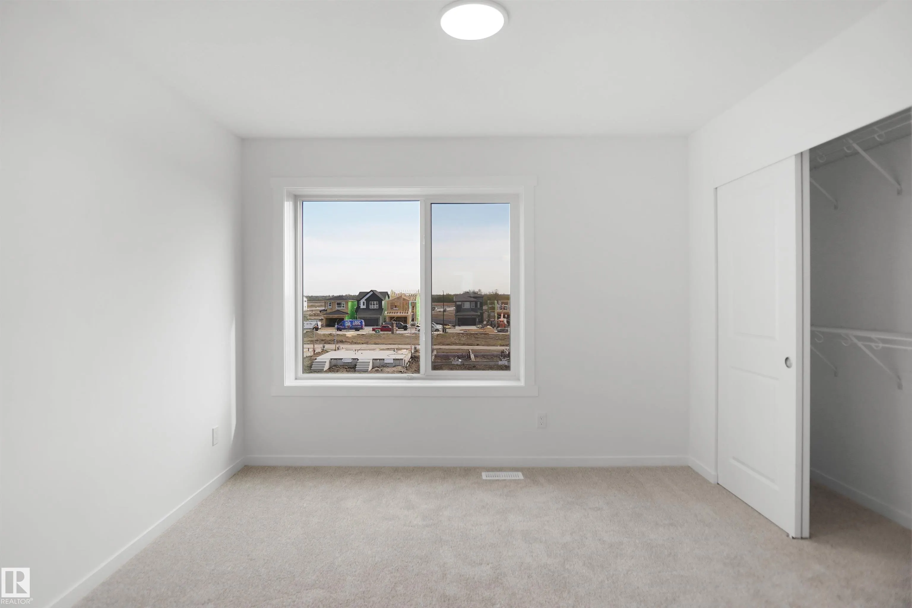 5172 River's Edge Way